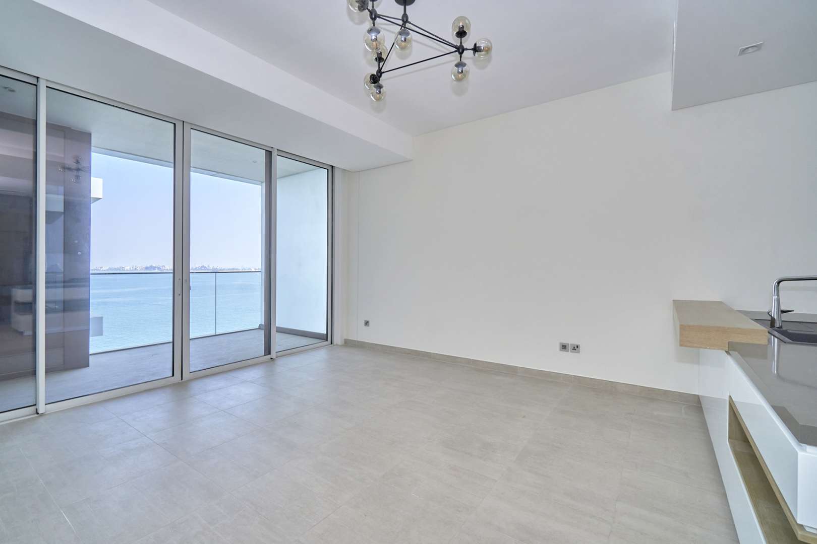 Modern bathroom in Serenia Residences apartment, Palm Jumeirah, available for rent