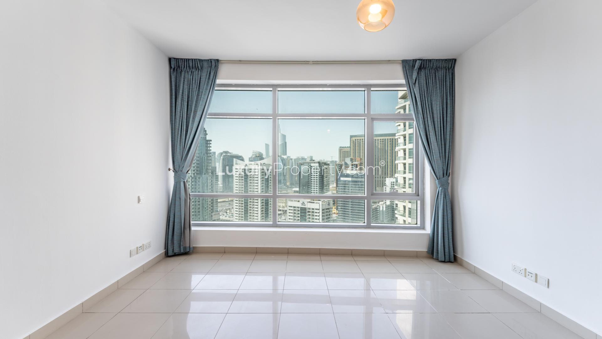 Balcony with marina view in 1-bedroom apartment, Bonaire Tower, Dubai Marina, for rent