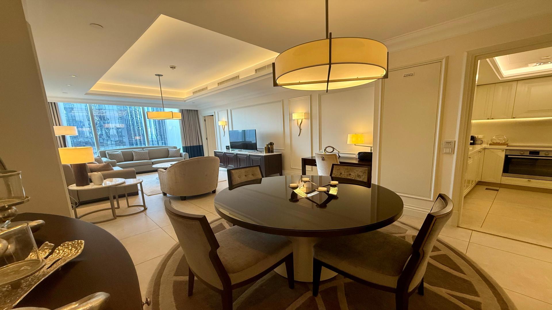 Prime 1-bedroom apartment view of Downtown Dubai skyline near Kempinski BLVD