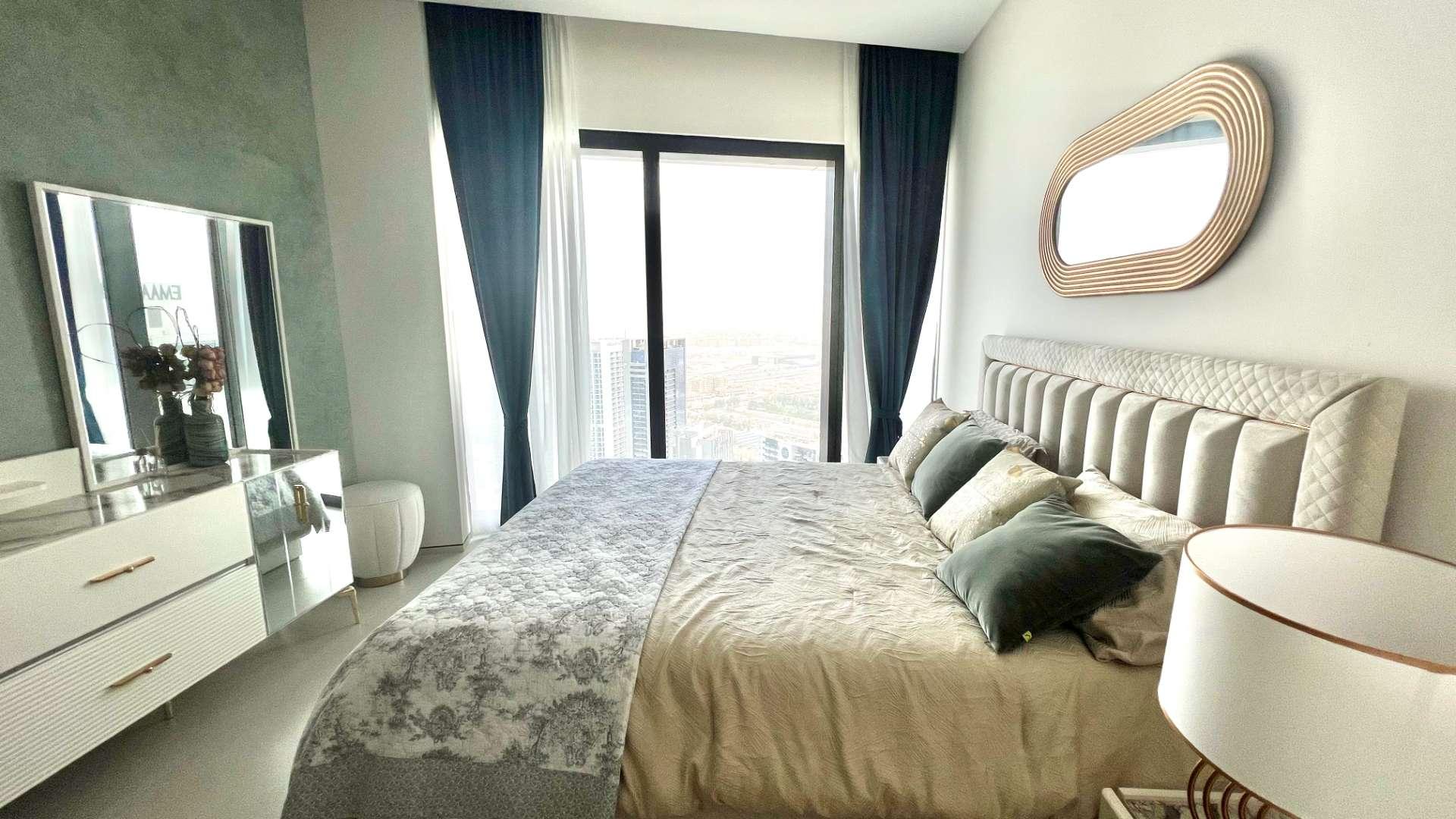 Luxury 1-bedroom apartment living room in The Address Jumeirah Resort, Dubai