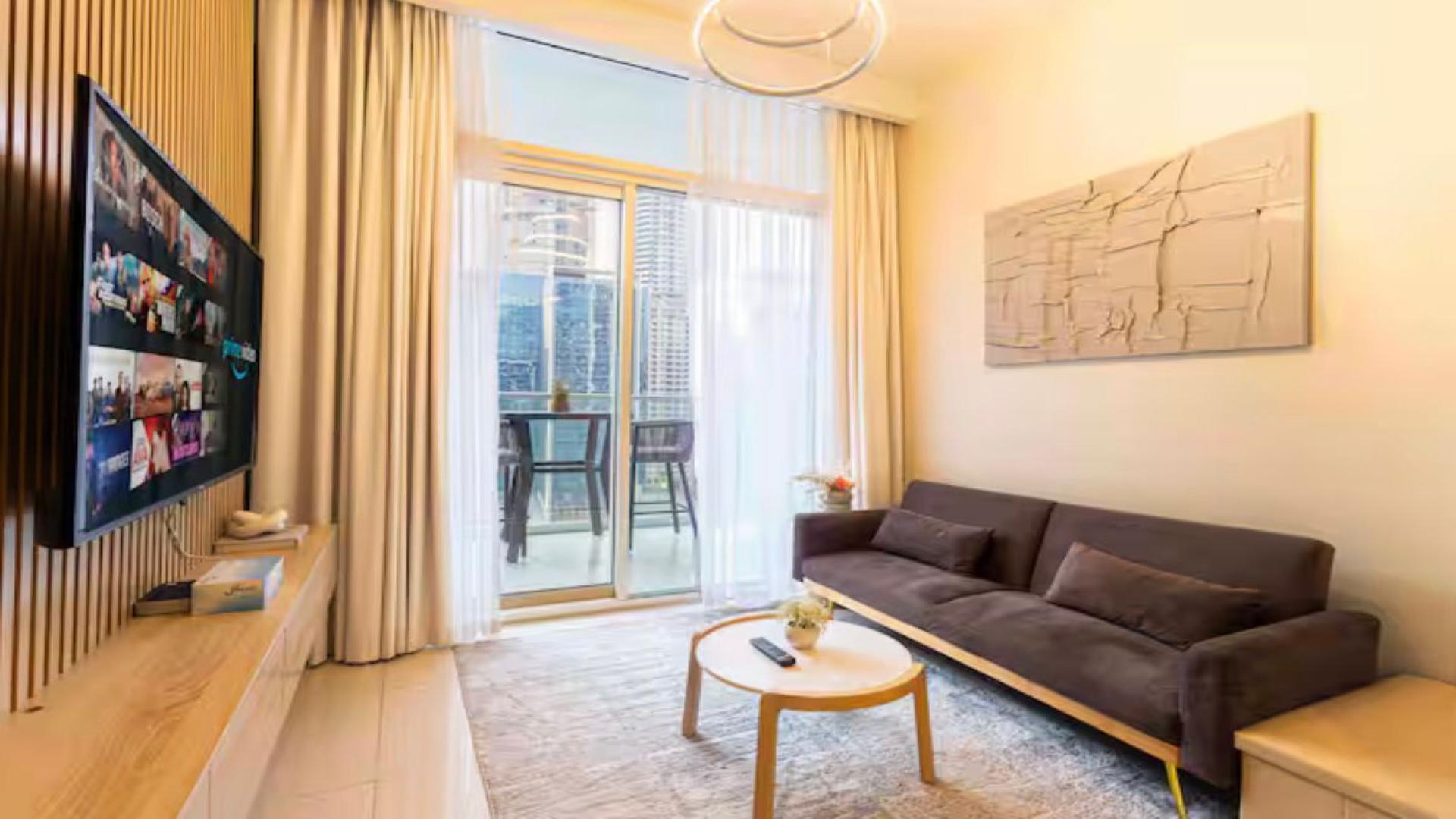 Luxurious pool view at Vera Residences, Business Bay apartment for rent