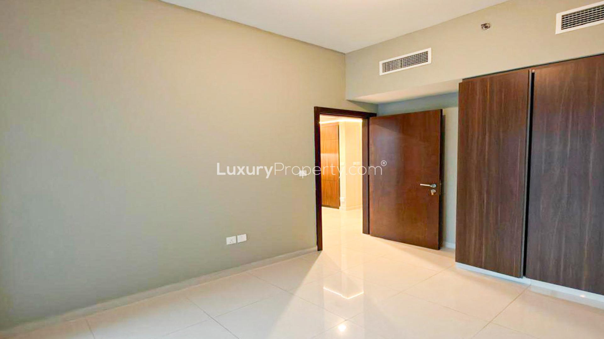 Spacious balcony of modern 1-bedroom apartment in Vera Residences, Business Bay for rent