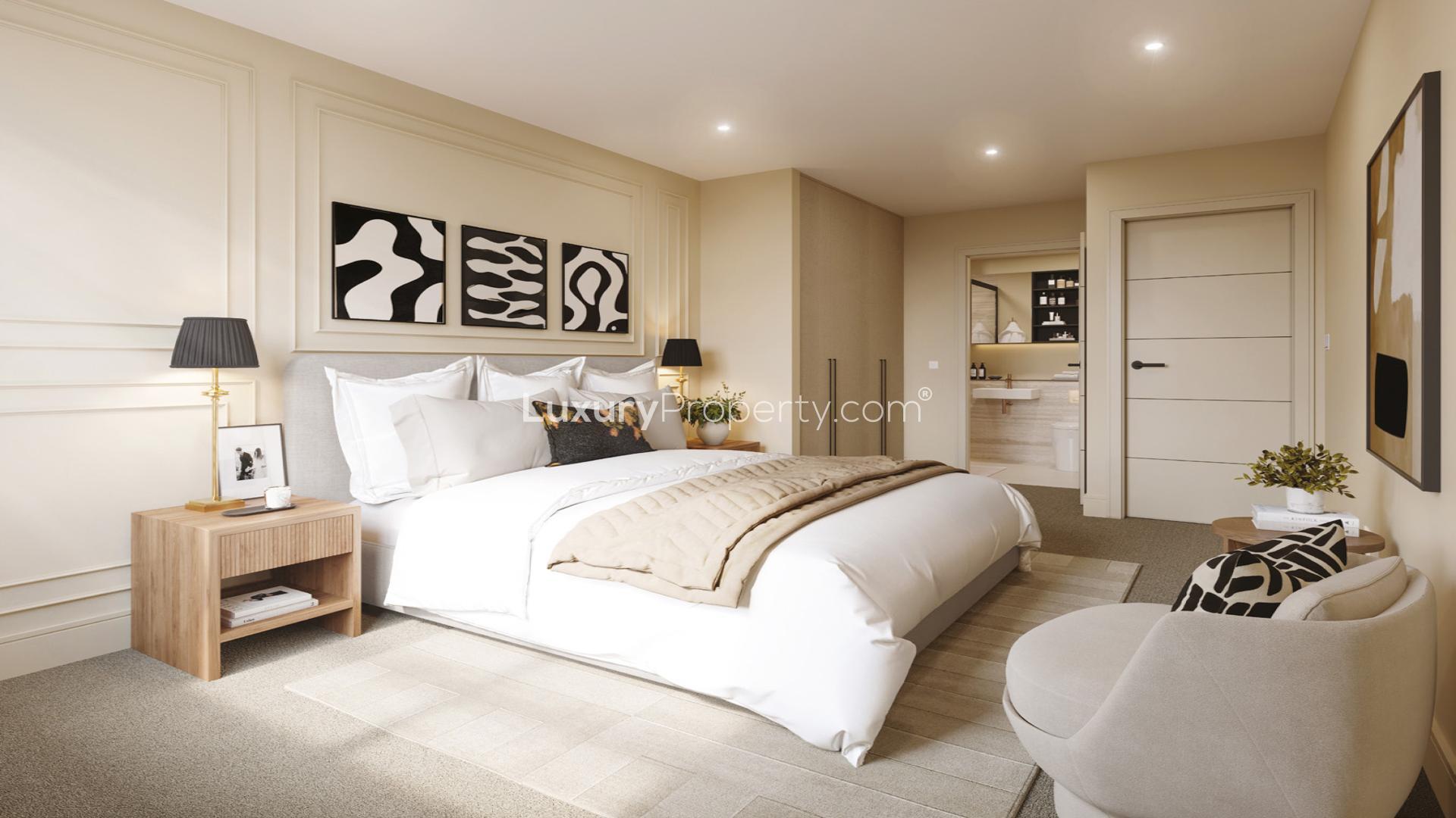 Modern kitchen in stylish 1 bed Hawthorn apartment, Wandsworth Common, London. Spacious and elegant