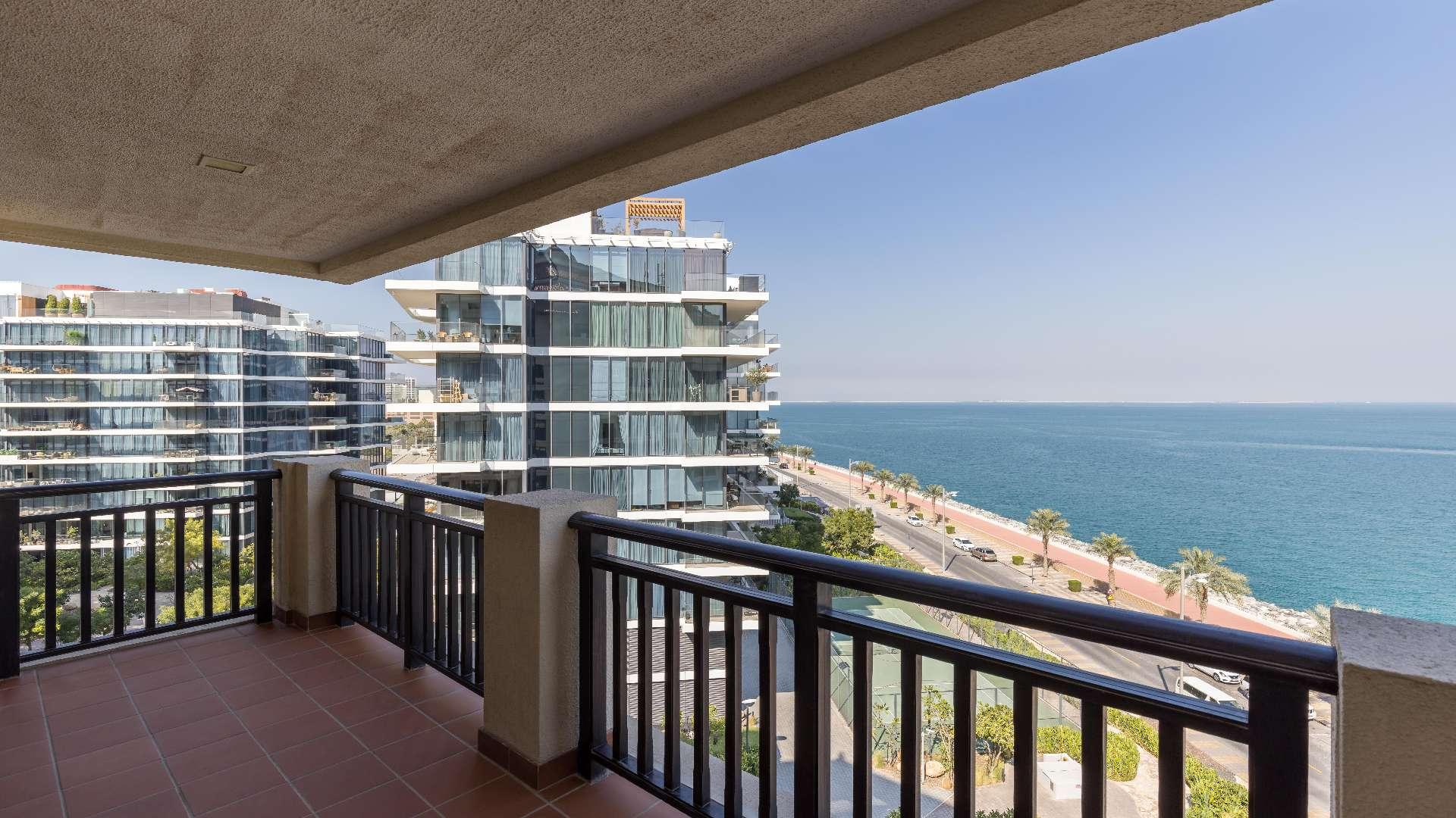 One-bedroom apartment living room in Anantara Residences, Palm Jumeirah, with modern furnishings