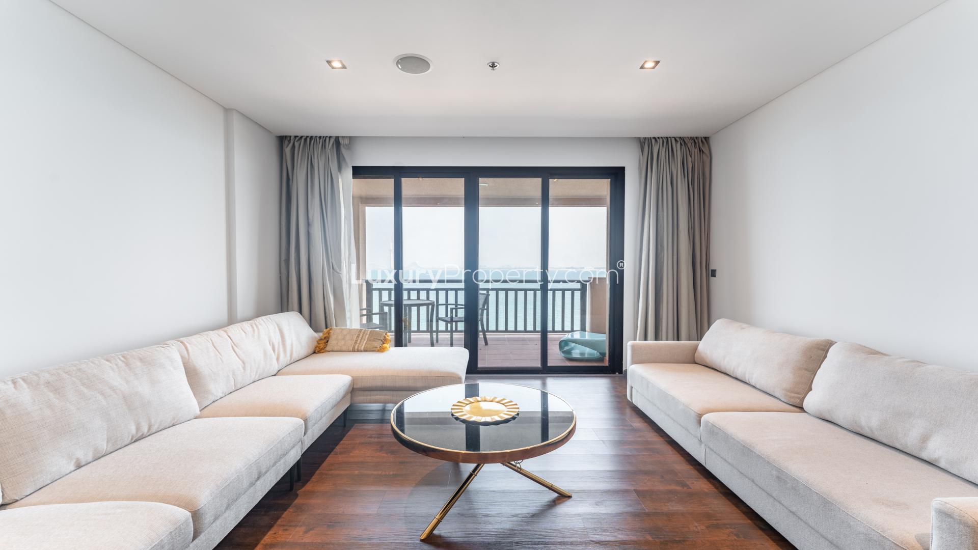 Luxurious bedroom with ocean view in Anantara Residences, Palm Jumeirah apartment for sale