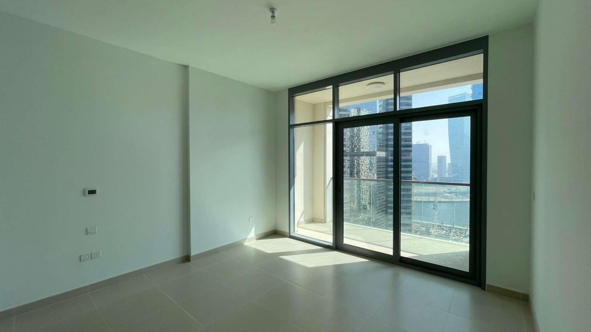 Brand new kitchen in Bellevue Towers apartment, Downtown Dubai. Granite countertops, modern cabinetry