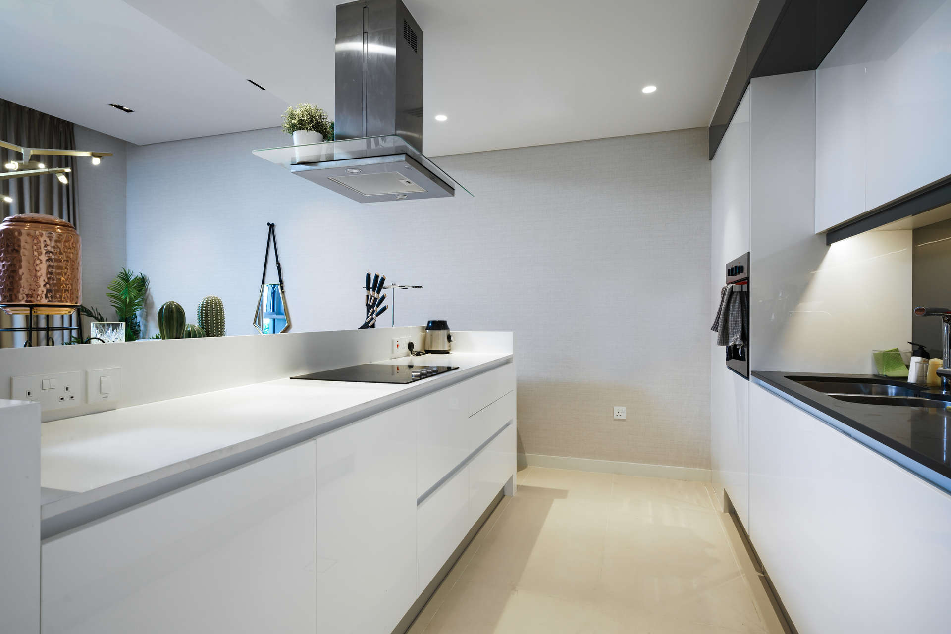 Modern kitchen and dining area in 1-bedroom Bluewaters Island apartment for sale