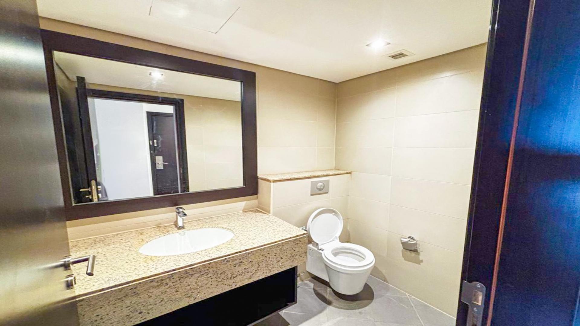 Elegant hallway at Royal Amwaj Residence South, Palm Jumeirah apartment for sale