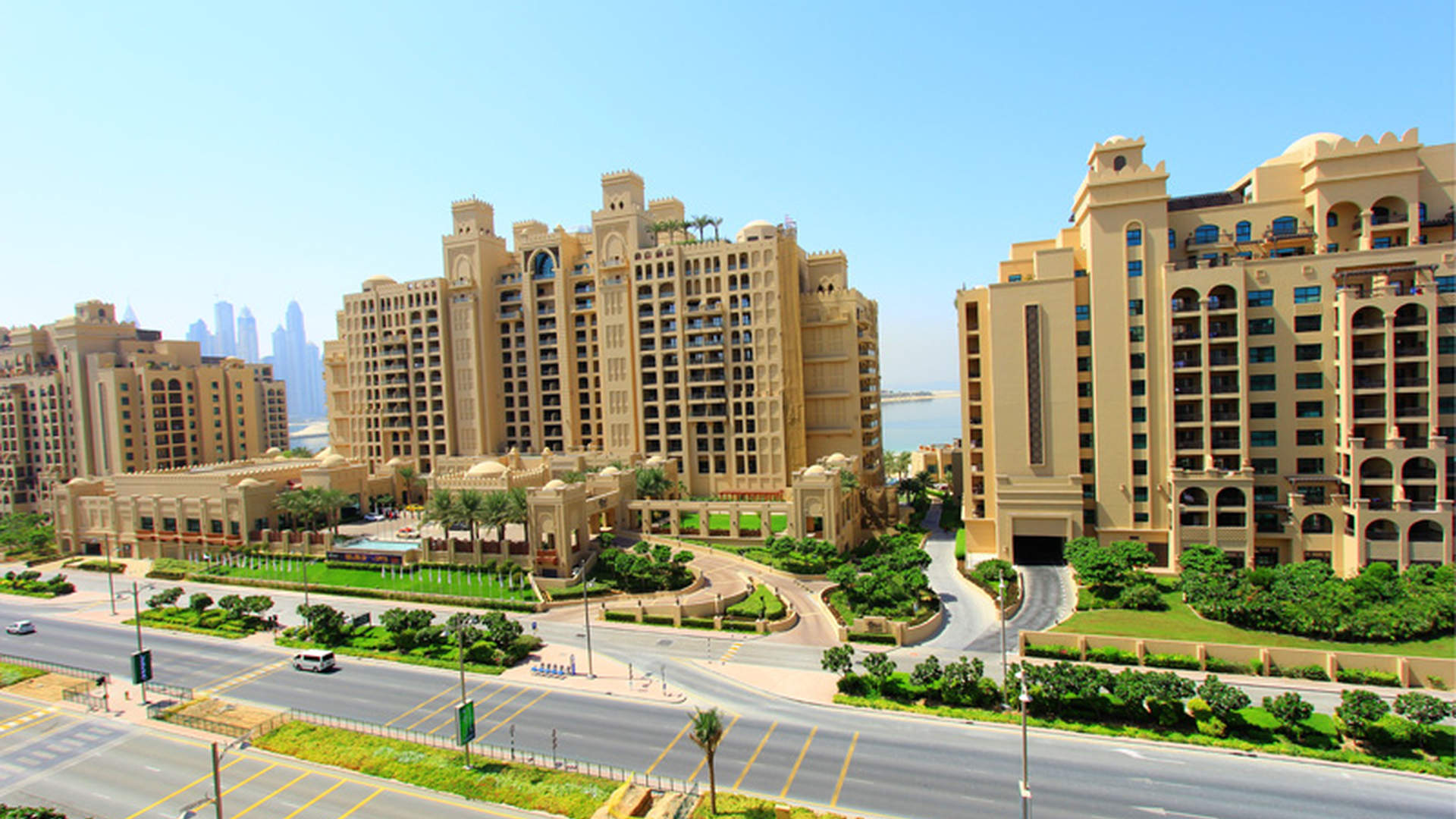 High floor bedroom with balcony in Golden Mile 9, Palm Jumeirah apartment for sale