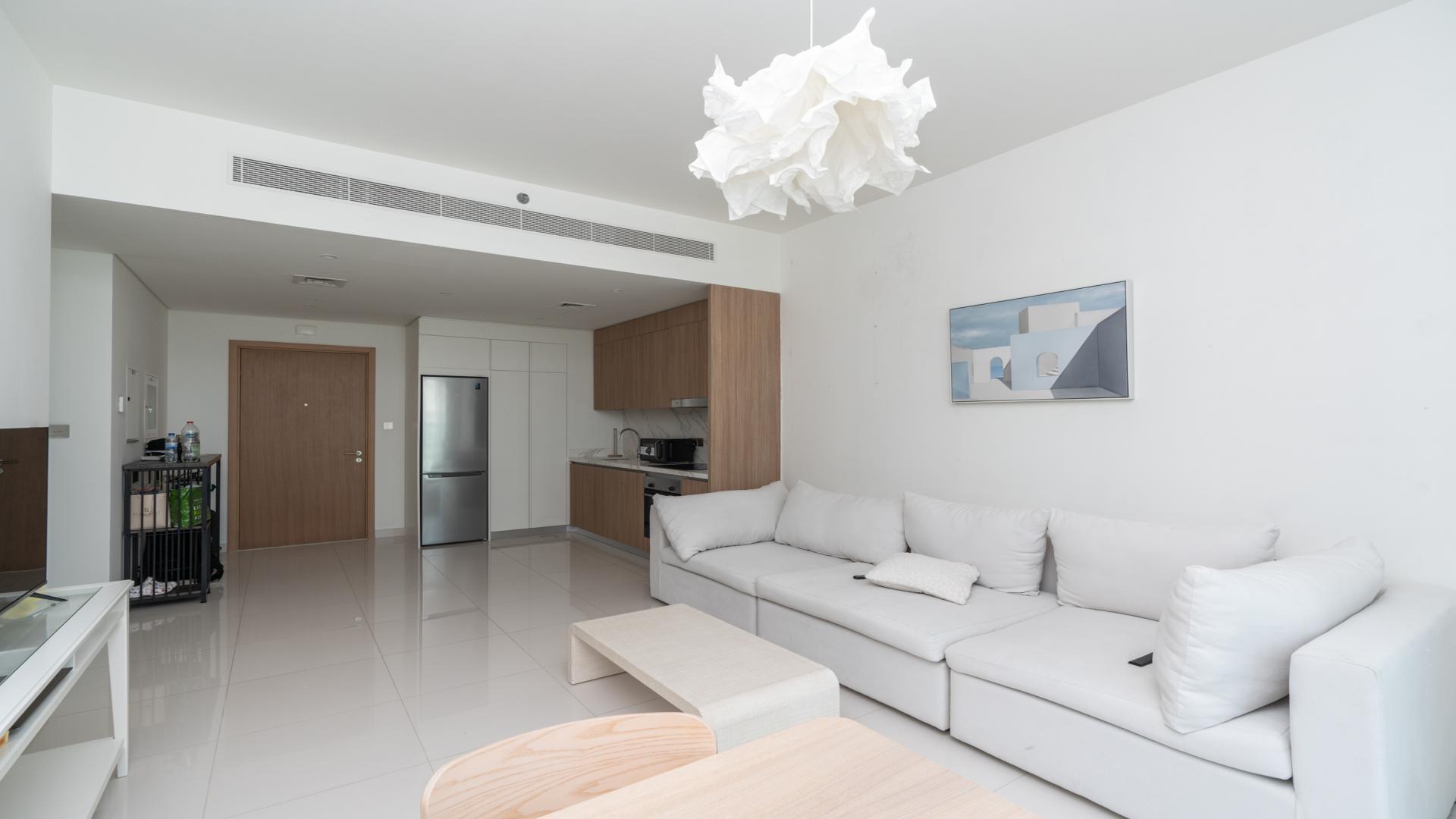 High-floor apartment view, Dubai Harbour, Emaar Beachfront, private beach access, for sale