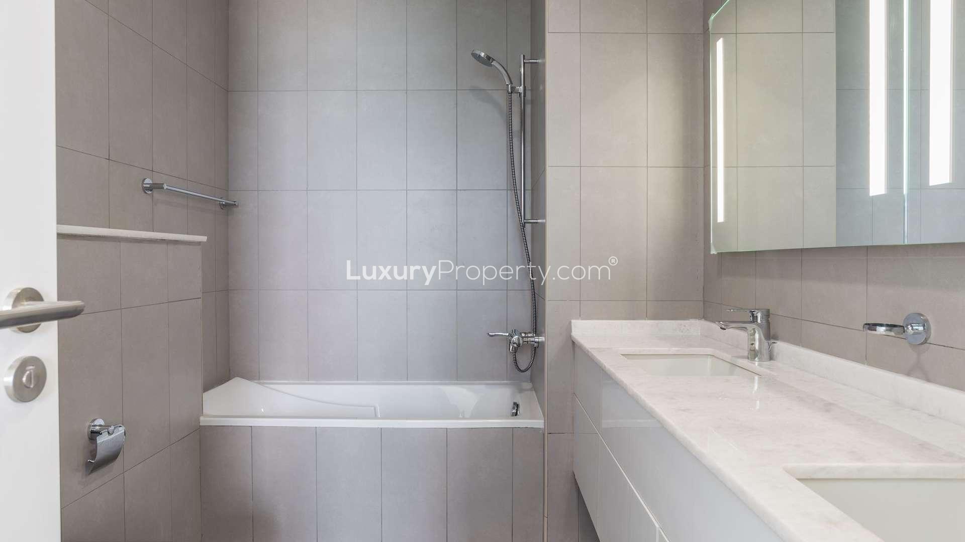 Modern bathroom in Royal Bay, Palm Jumeirah apartment with elegant fixtures and spacious layout