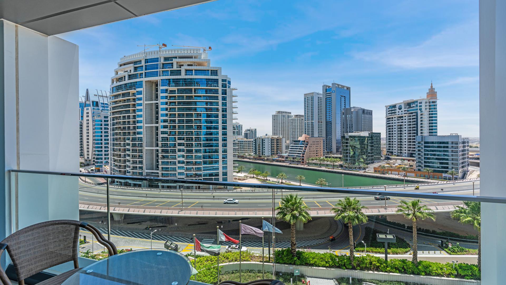 Luxurious living room in 1-bedroom apartment, The Address Jumeirah Resort, Jumeirah Beach Residence