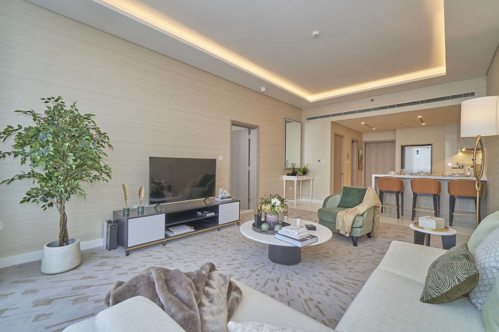 Turnkey apartment living room in The Palm Tower, Palm Jumeirah, modern decor, open layout