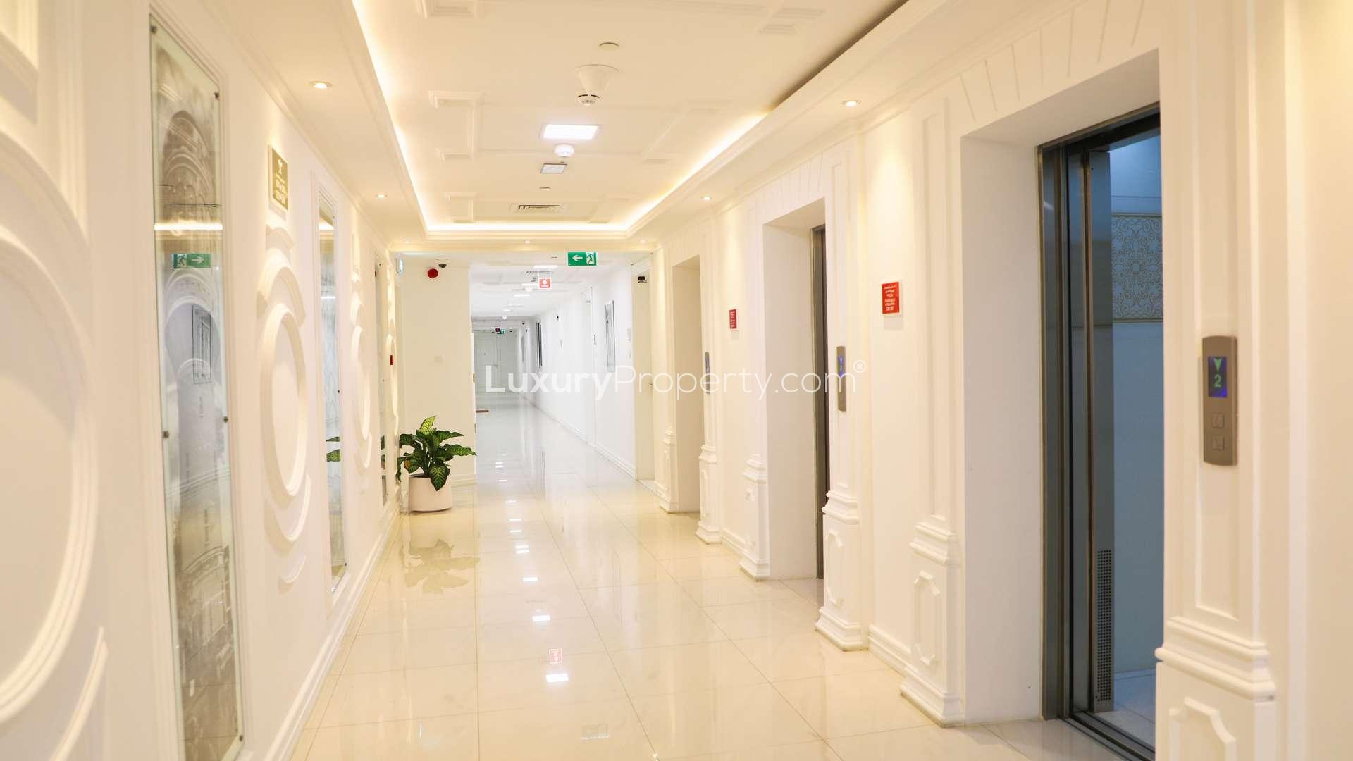 Luxurious Vincitore Palacio apartment exterior with fountain, Arjan, Dubailand
