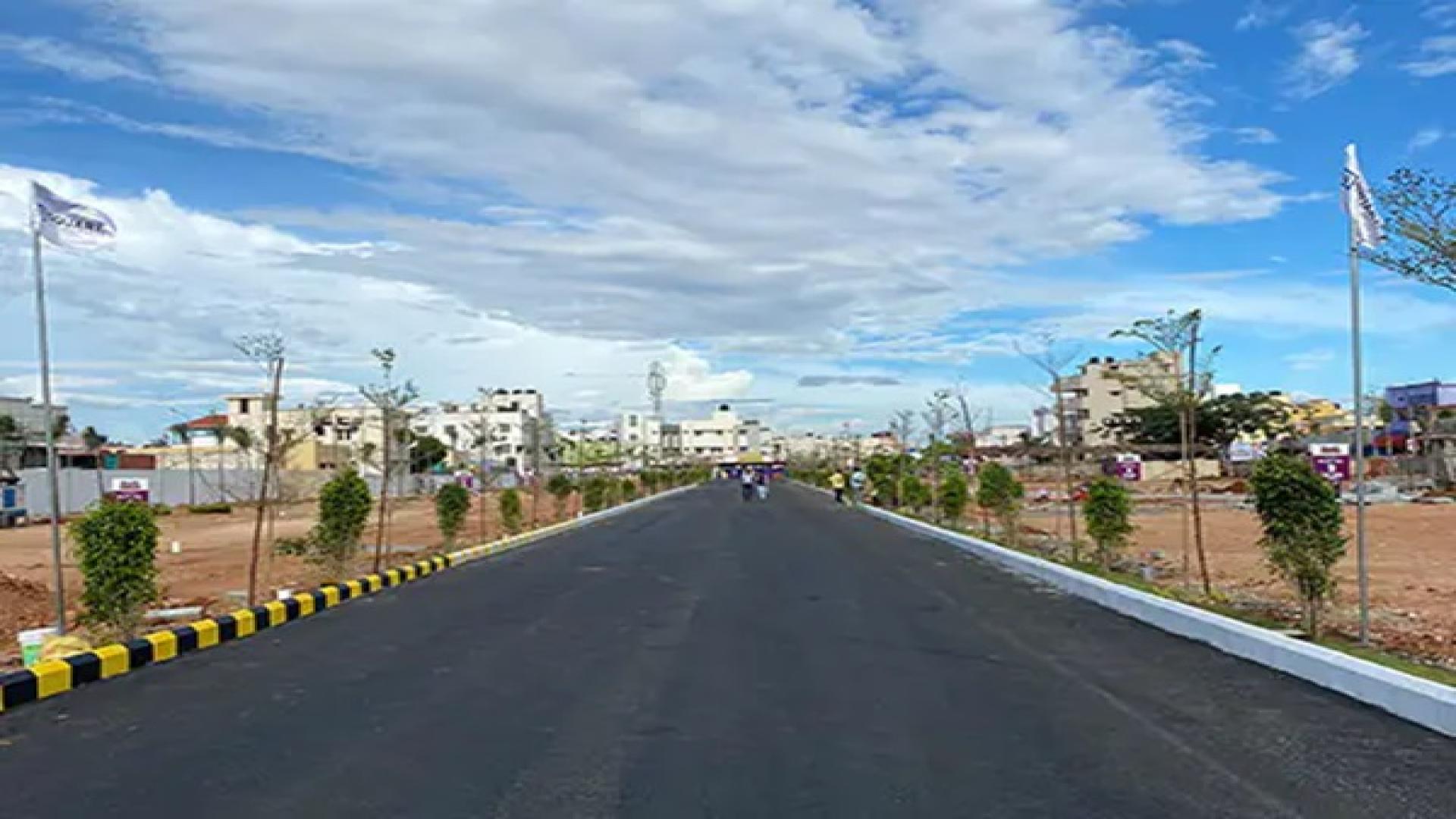 SOBHA Mountain Mist Vedapatti landscaped garden with pathway, Coimbatore residential land