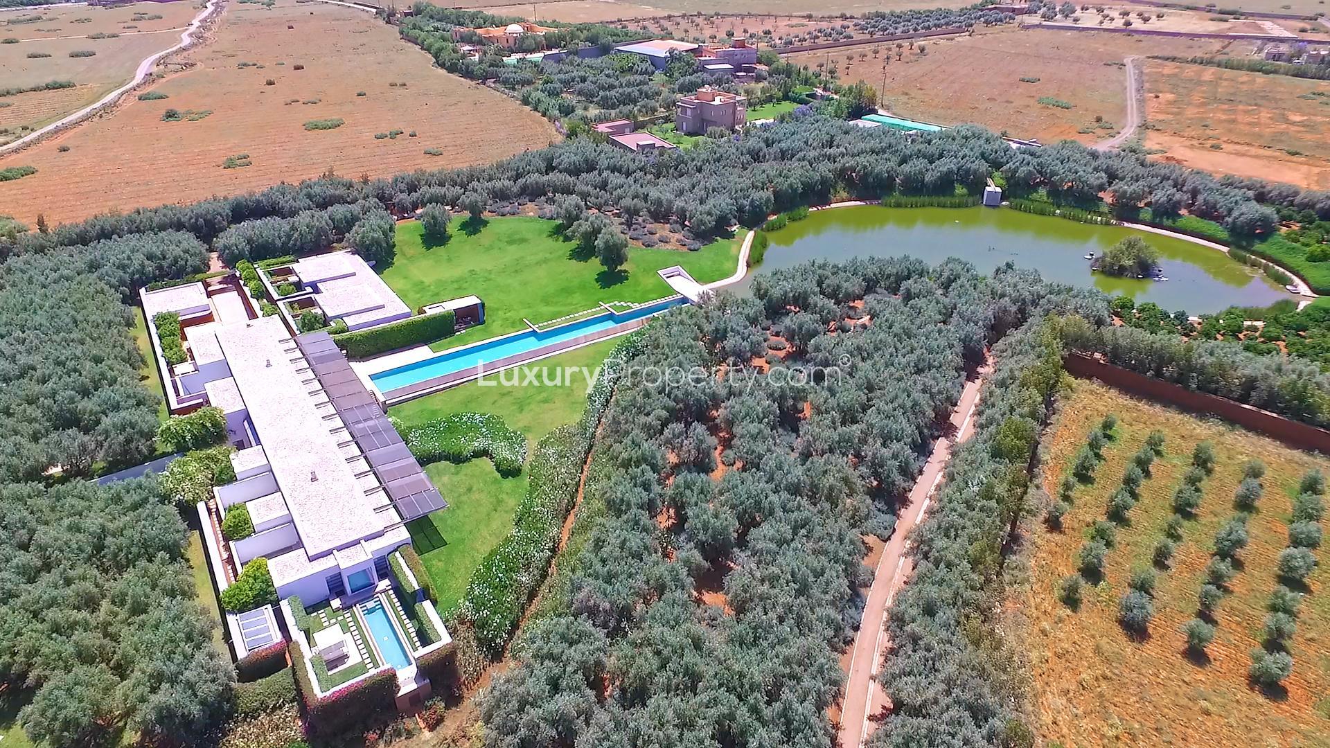 Luxurious villa with pool and lush gardens on Route de Lourika, Marrakech