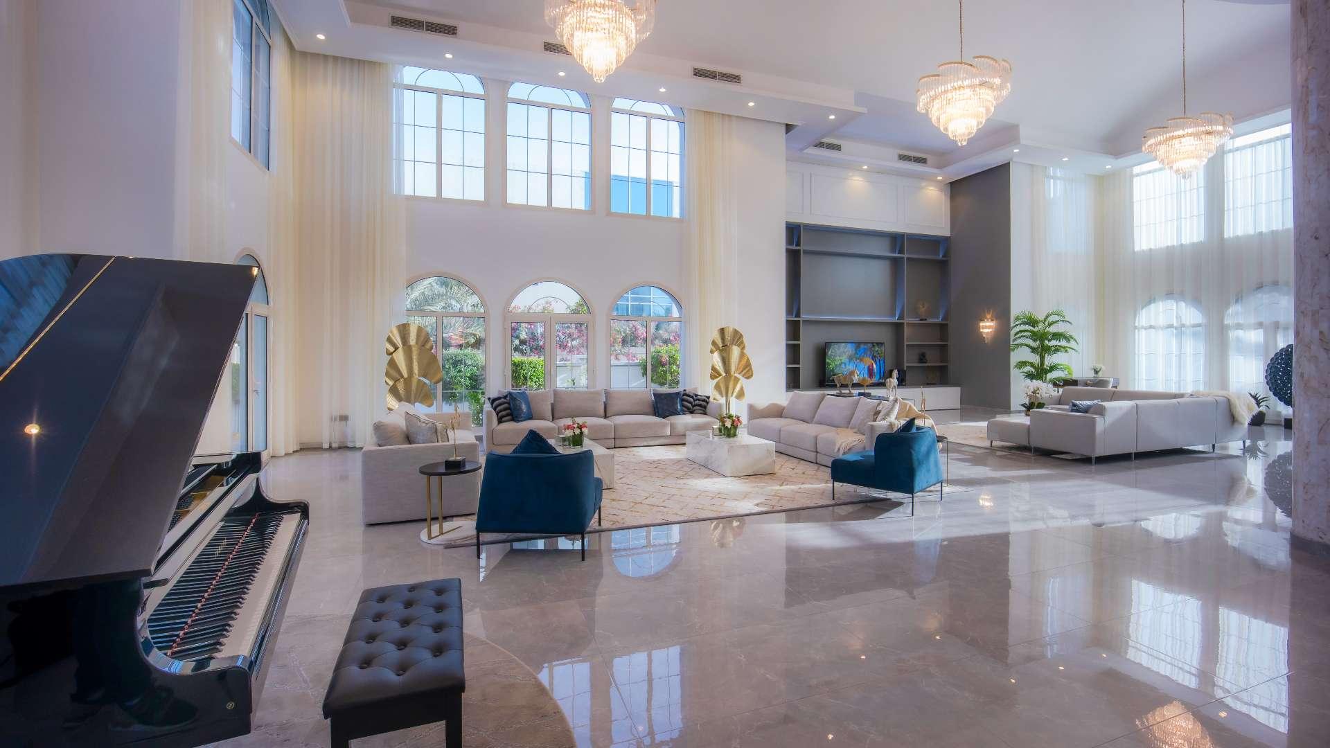 Stunning fully furnished 11-bedroom villa exterior in Palm Jumeirah's Signature Villas community