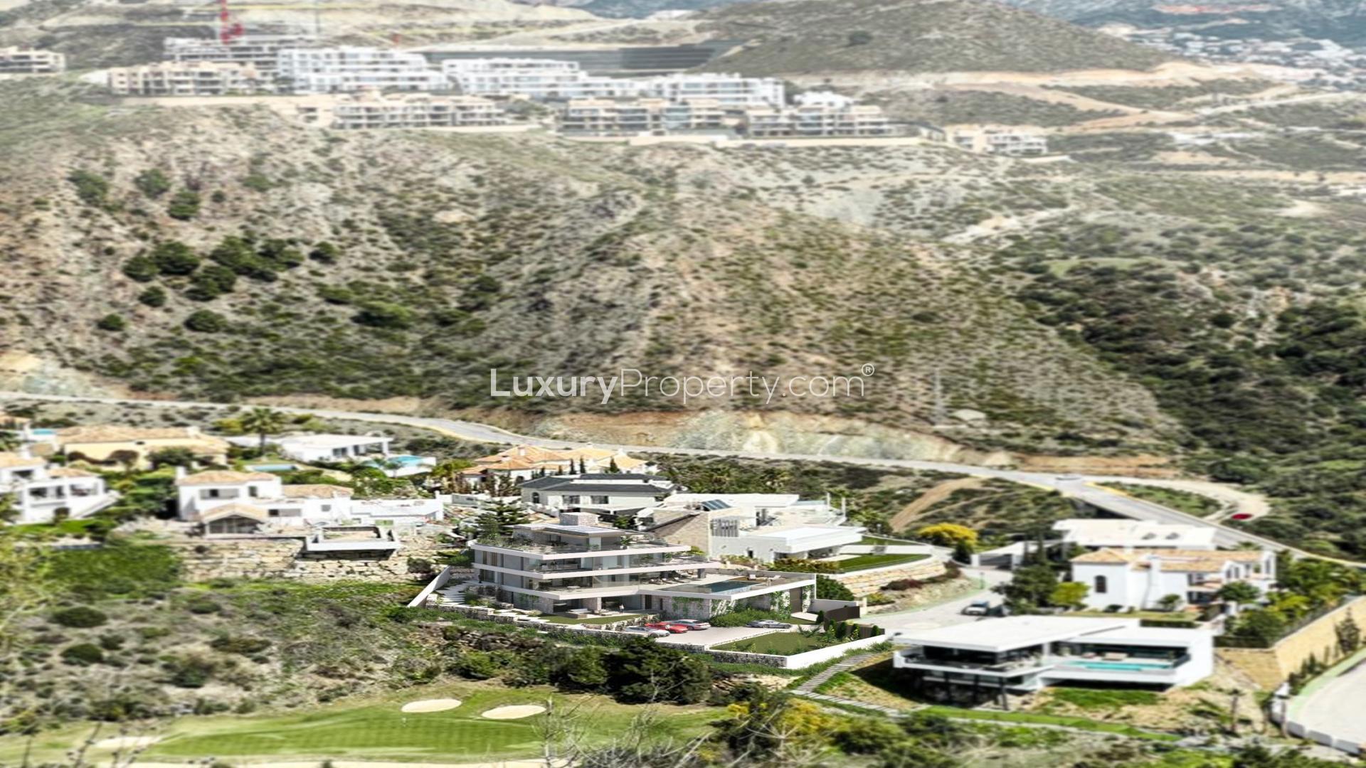 Luxury 6-bedroom villa with pool and terraces in Marbella, Benahavis, Spain, for sale