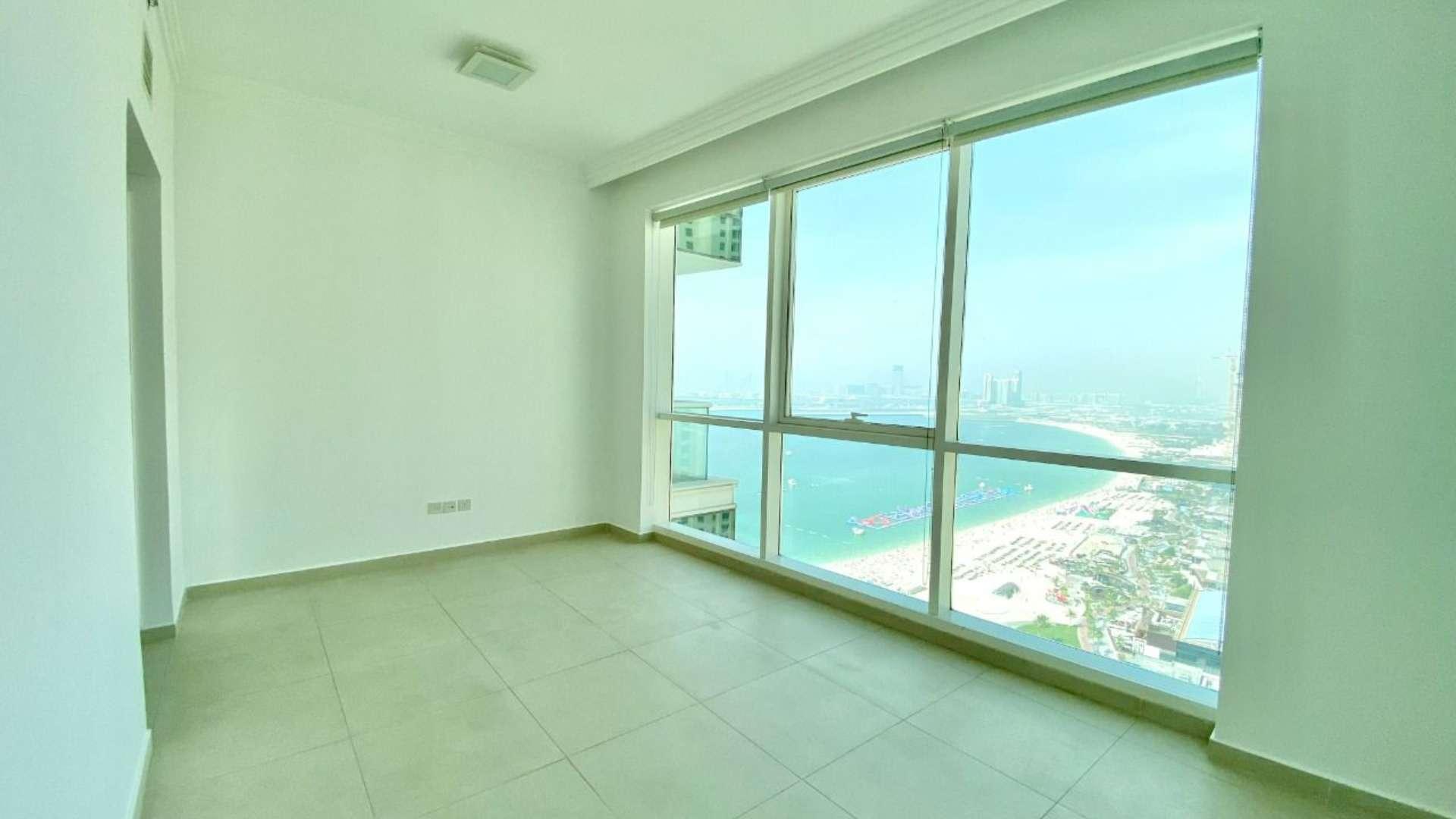 Spacious living area in Al Bateen Residences, Jumeirah Beach Residence, for sale
