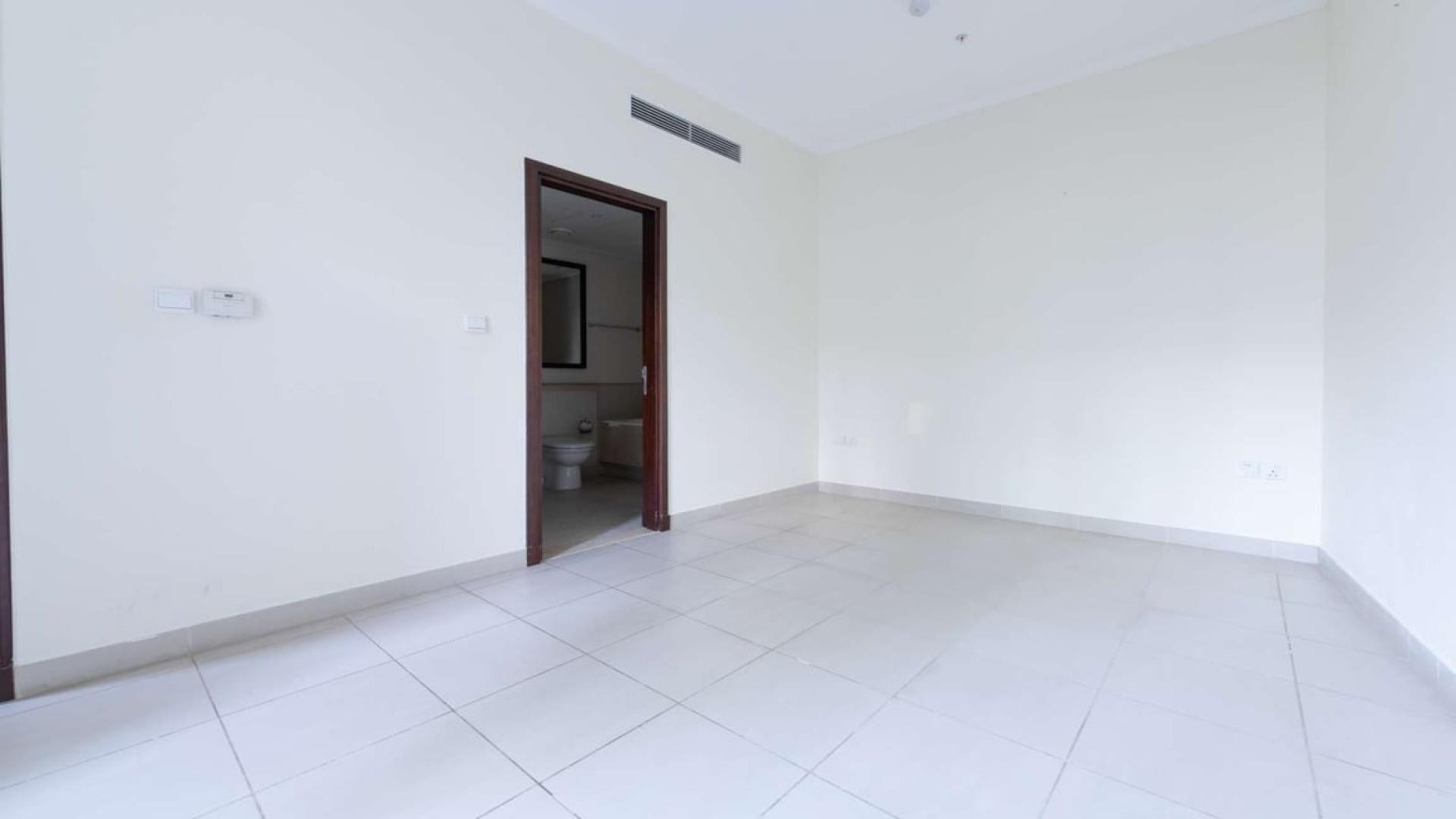 Spacious living area with large windows in Dubai Marina apartment for rent, Marina Promenade