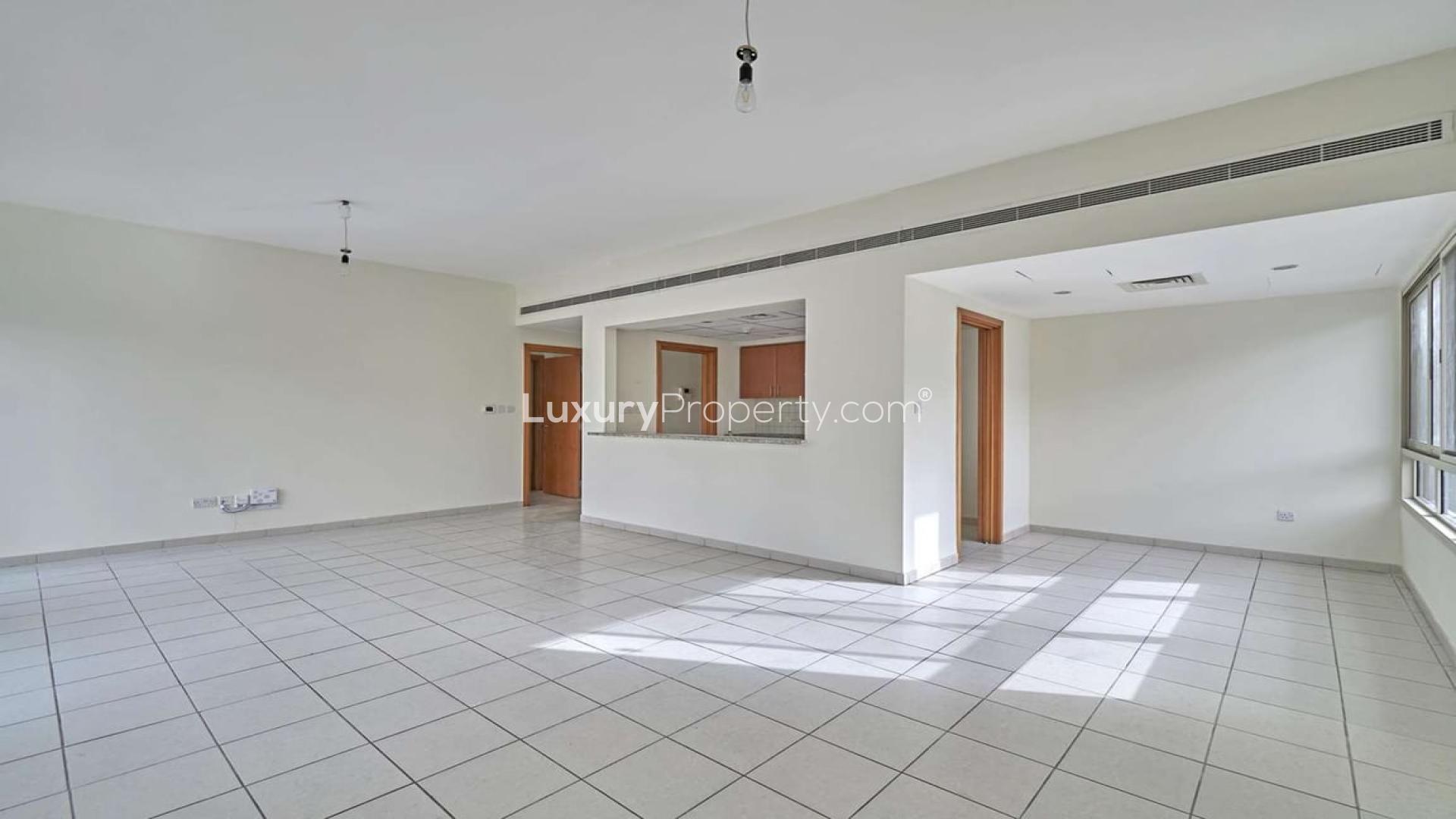 Bright living room in 2-bedroom corner apartment, Al Samar, The Greens, Dubai, for rent