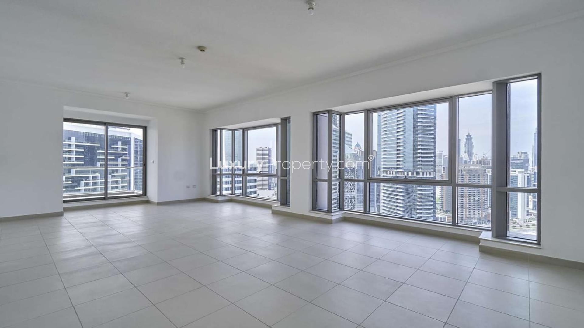 Unfurnished 2-bedroom apartment with city view windows in South Ridge, Downtown Dubai