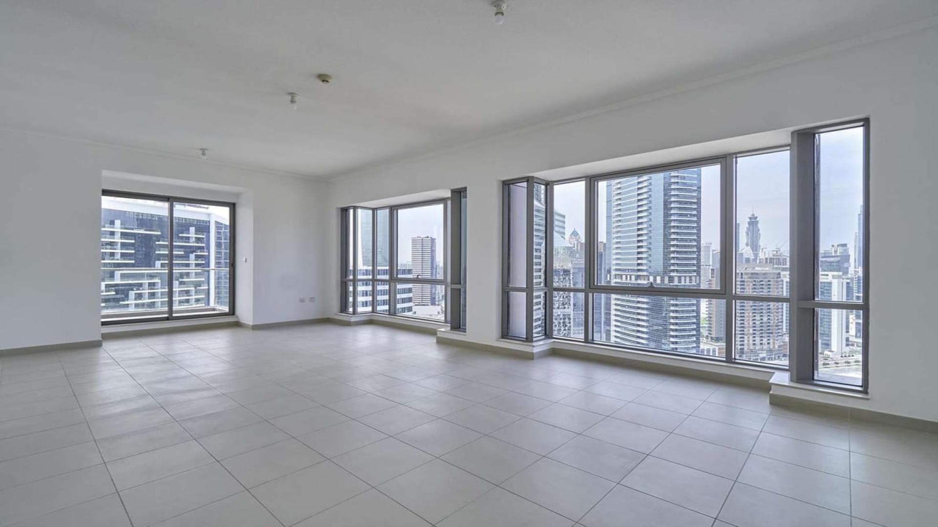 Unfurnished 2-bedroom apartment with city view windows in South Ridge, Downtown Dubai