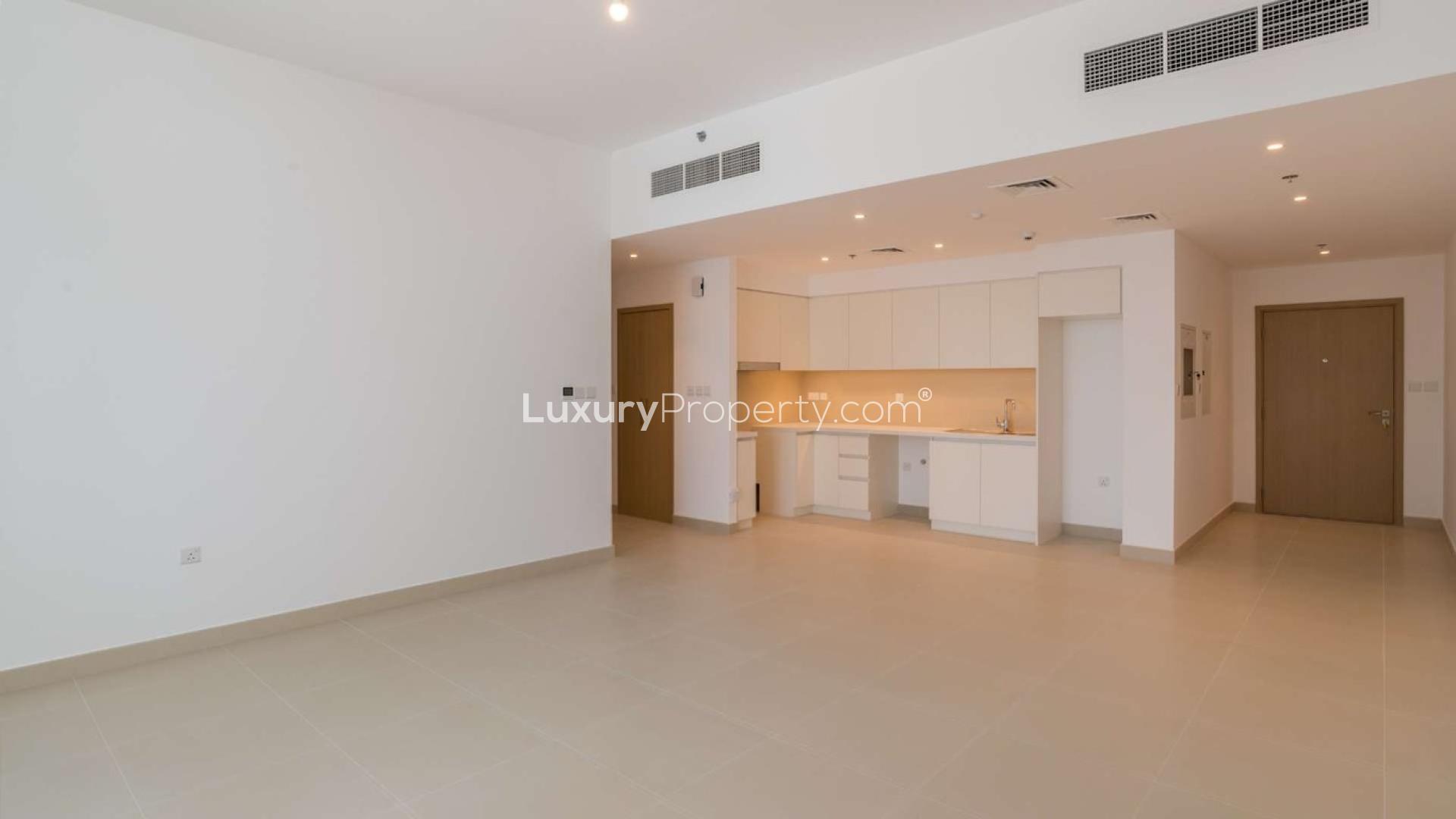 Modern kitchen in 2-bedroom apartment, Creek Horizon, Dubai Creek Harbour, available for rent