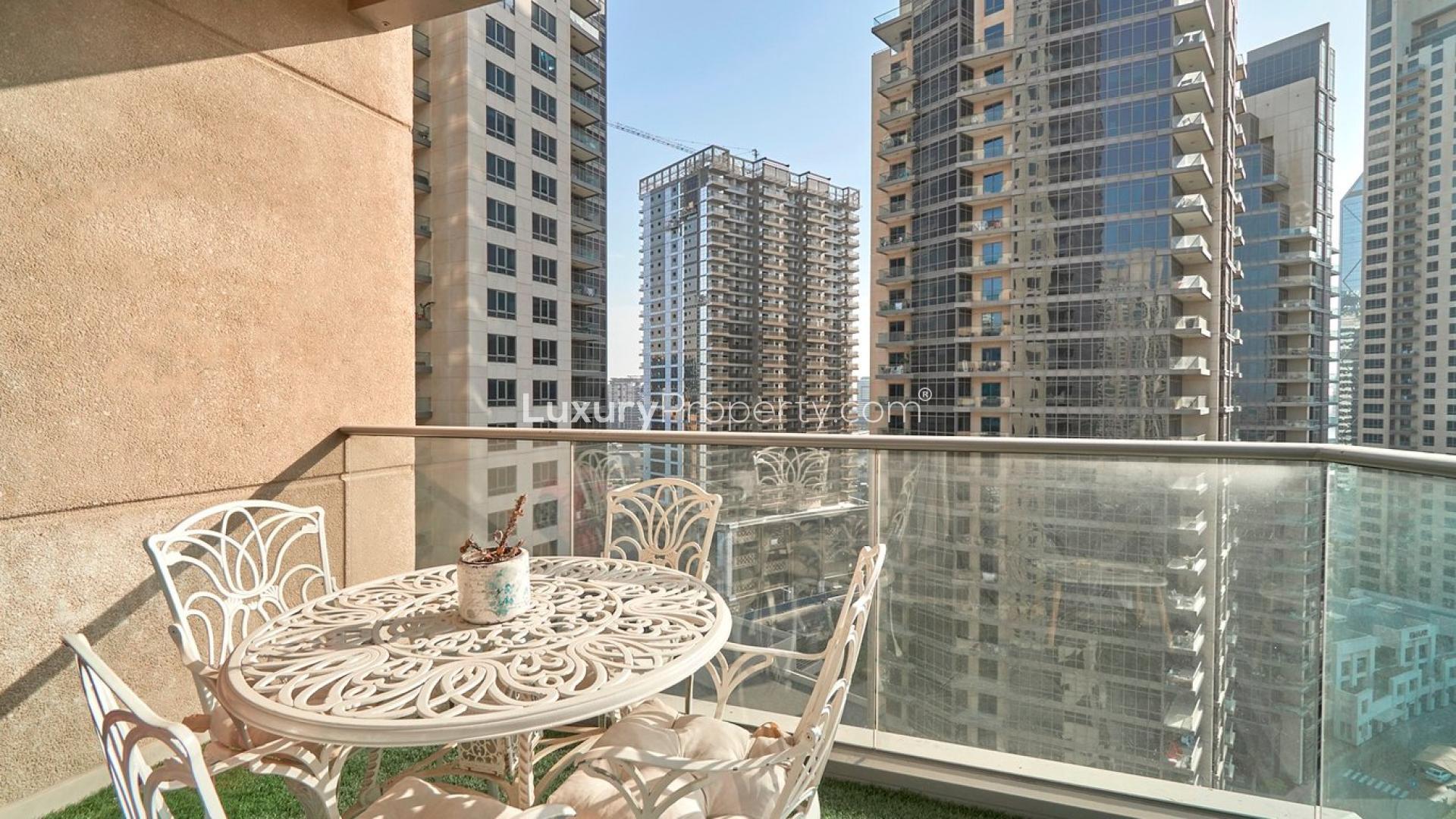 Modern kitchen in 2-bedroom apartment, South Ridge Tower, Downtown Dubai, with Burj Khalifa view