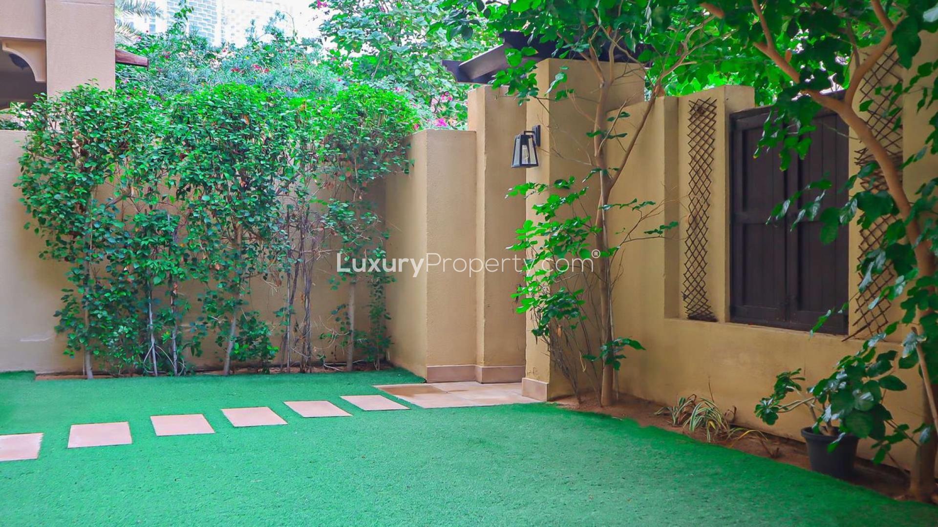 Modern kitchen in fully furnished 2-bedroom apartment, Zaafran, Old Town rental listing