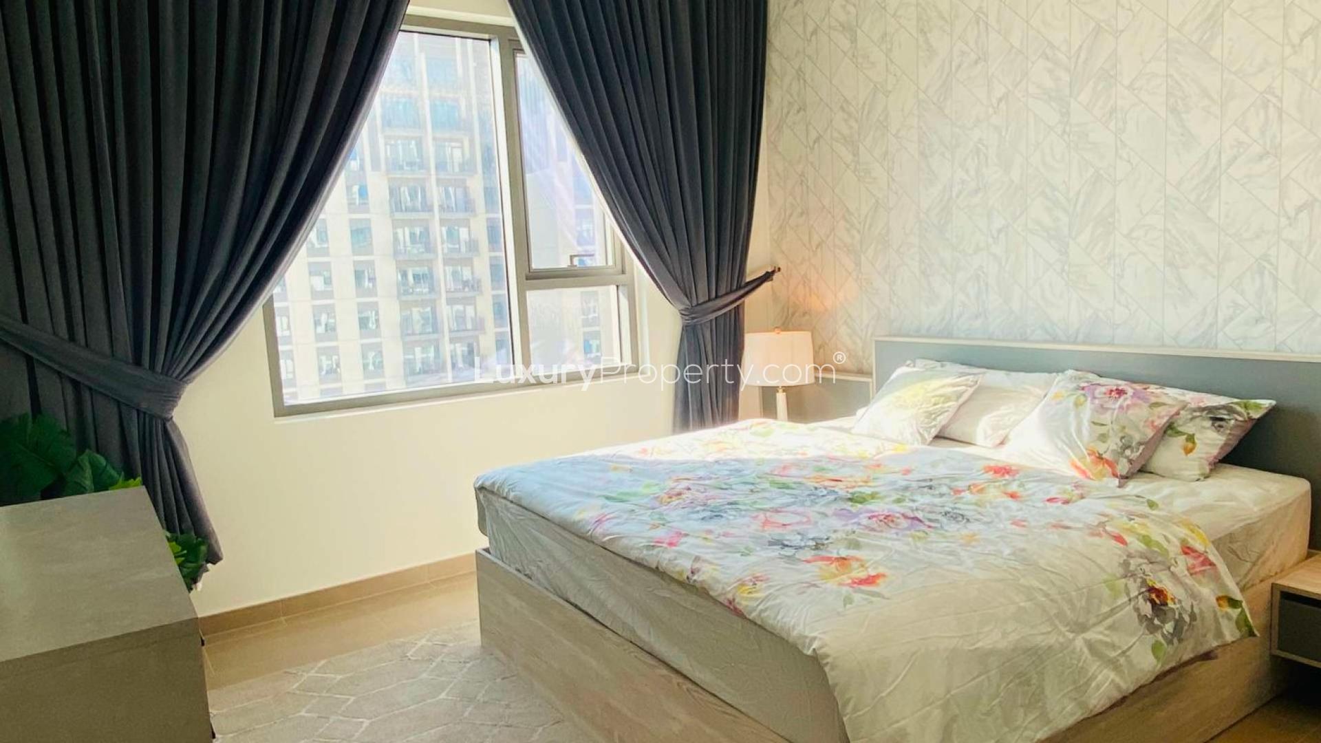 Furnished living room in Dubai Hills 2-bedroom apartment for rent, Park Heights community