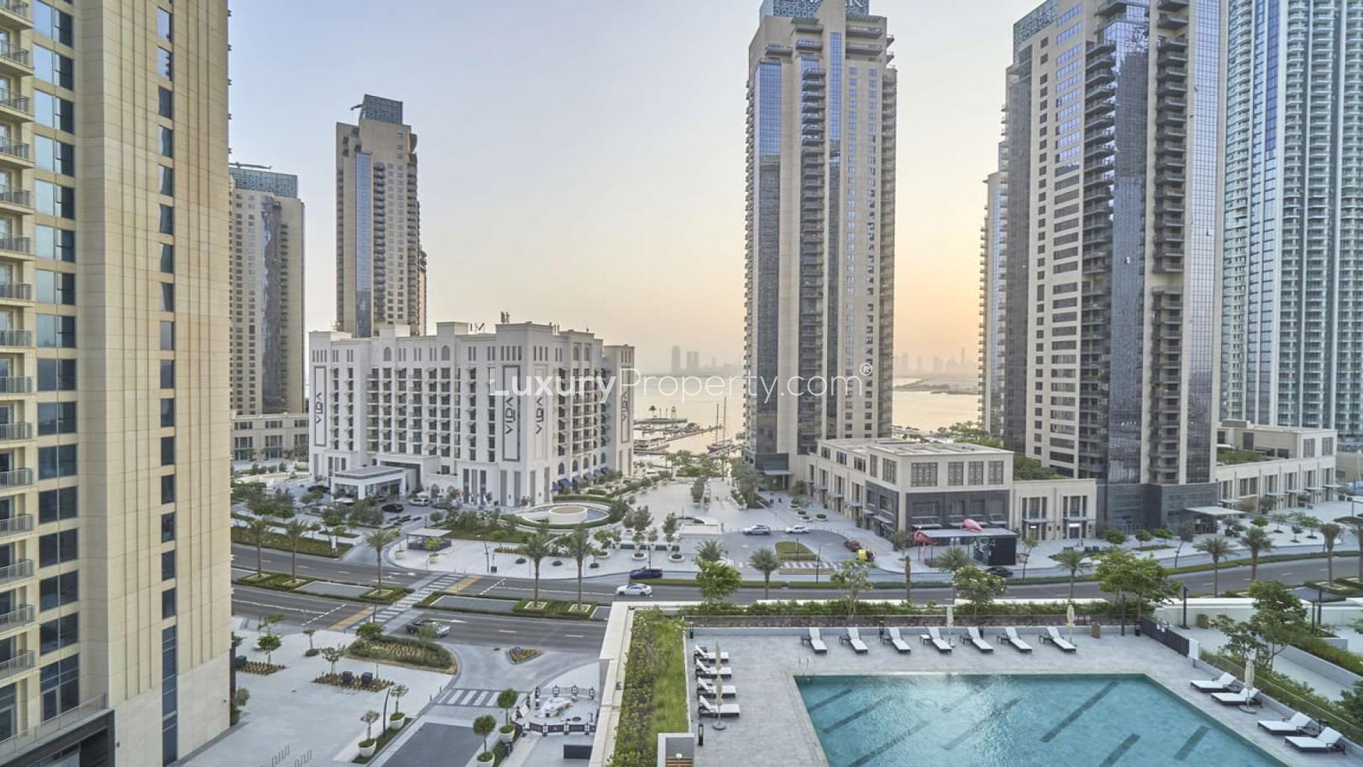 Stunning apartment with large windows and balcony in Creek Horizon Tower, Dubai Creek Harbour