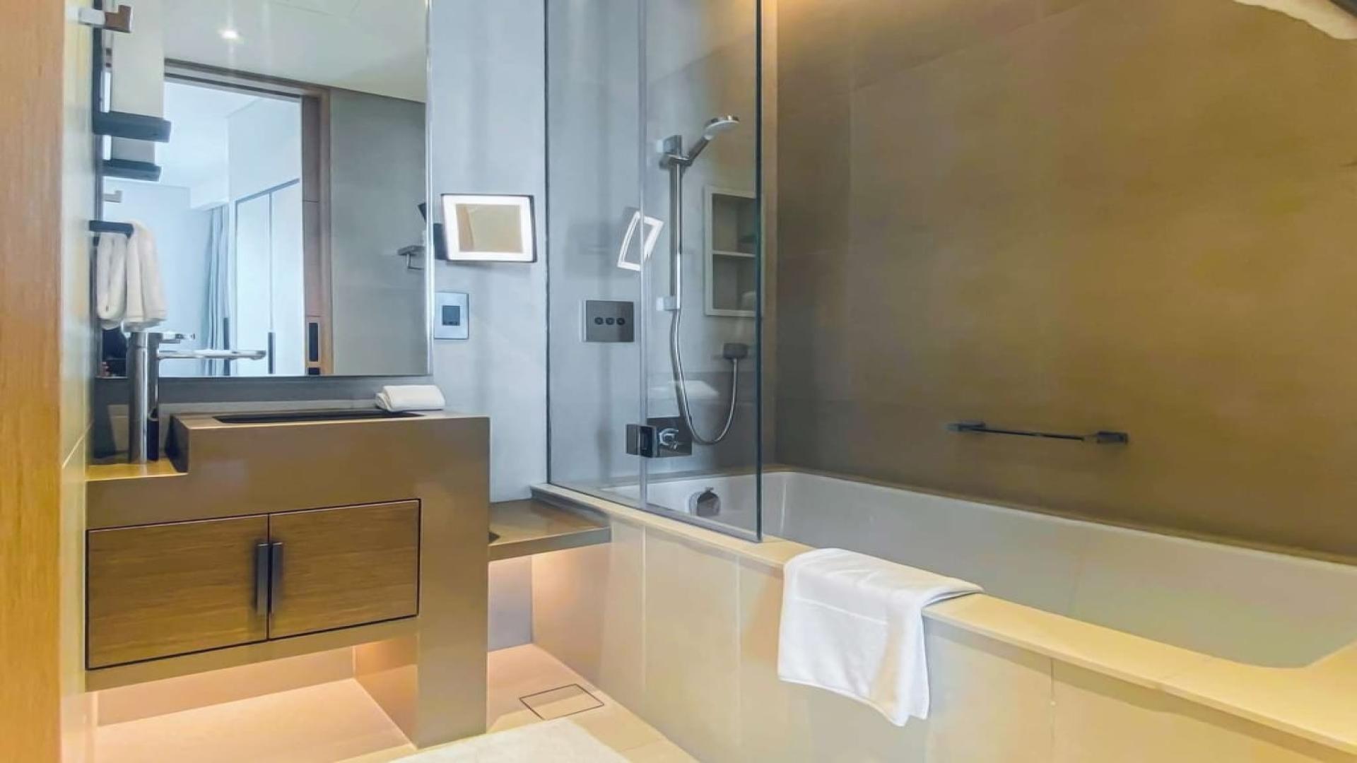 Modern bathroom in a serviced Jumeirah Beach Residence apartment for rent, sea view included