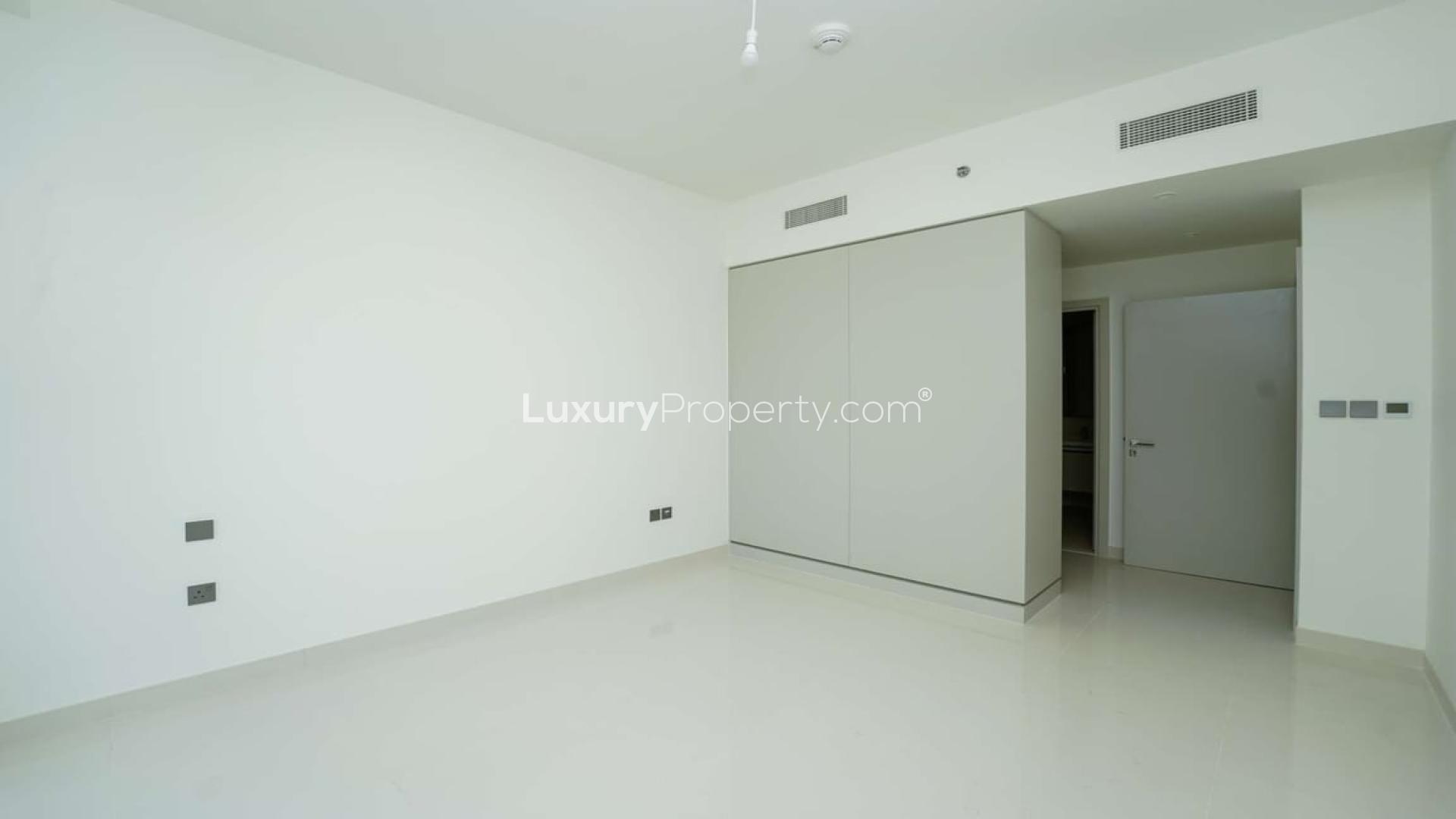 Balcony with sea view in luxury apartment, Emaar Beachfront, Dubai Harbour