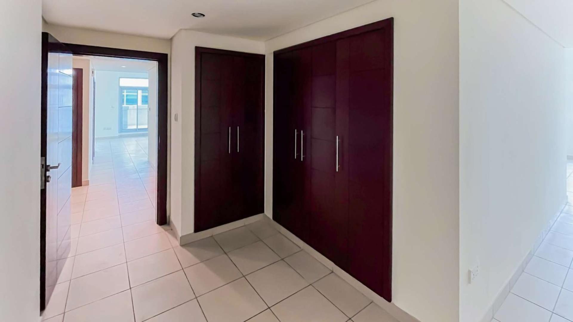 Spacious Downtown Dubai apartment with large terrace and floor-to-ceiling windows for rent