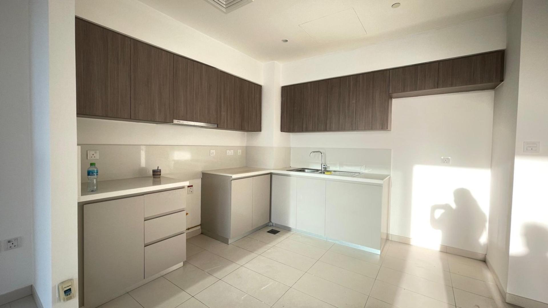 High-floor apartment interior with modern kitchen in Dubai Hills Estate, Park Ridge