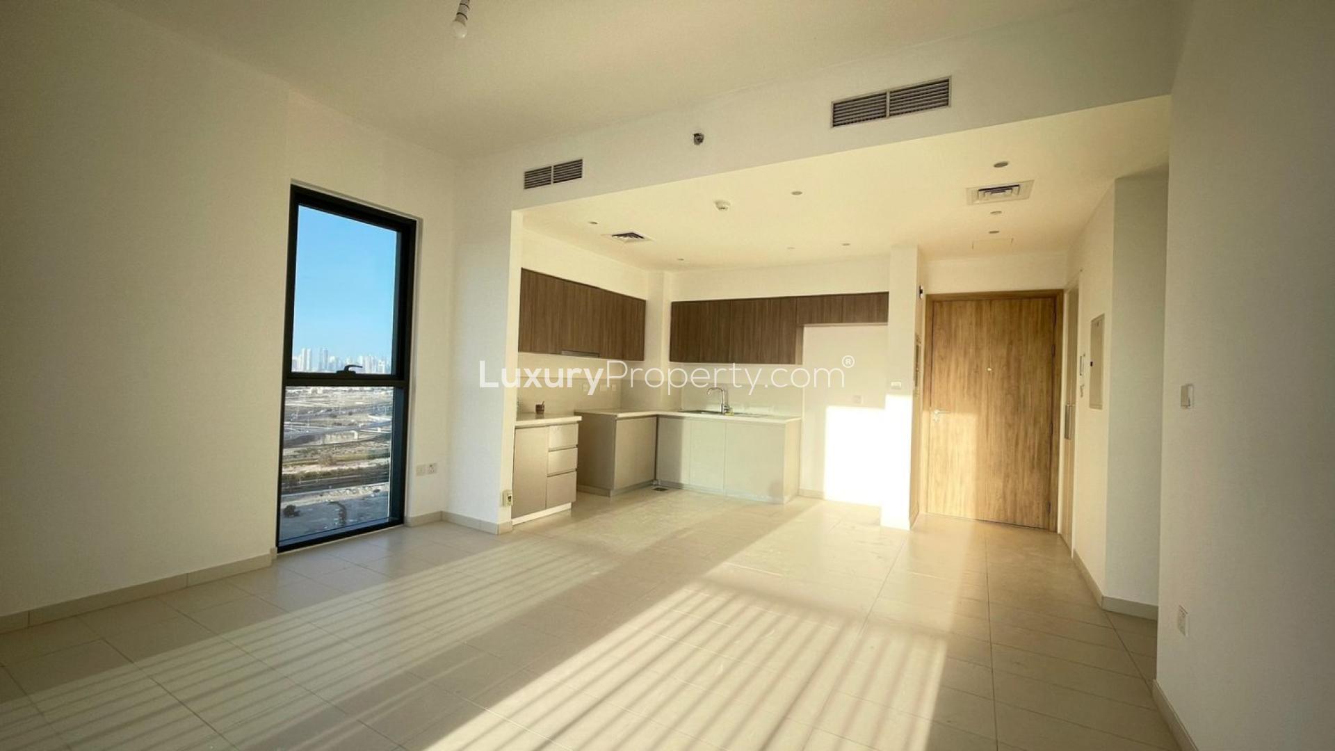 High-floor Dubai Hills Estate apartment with balcony, stunning view, and modern interior for rent