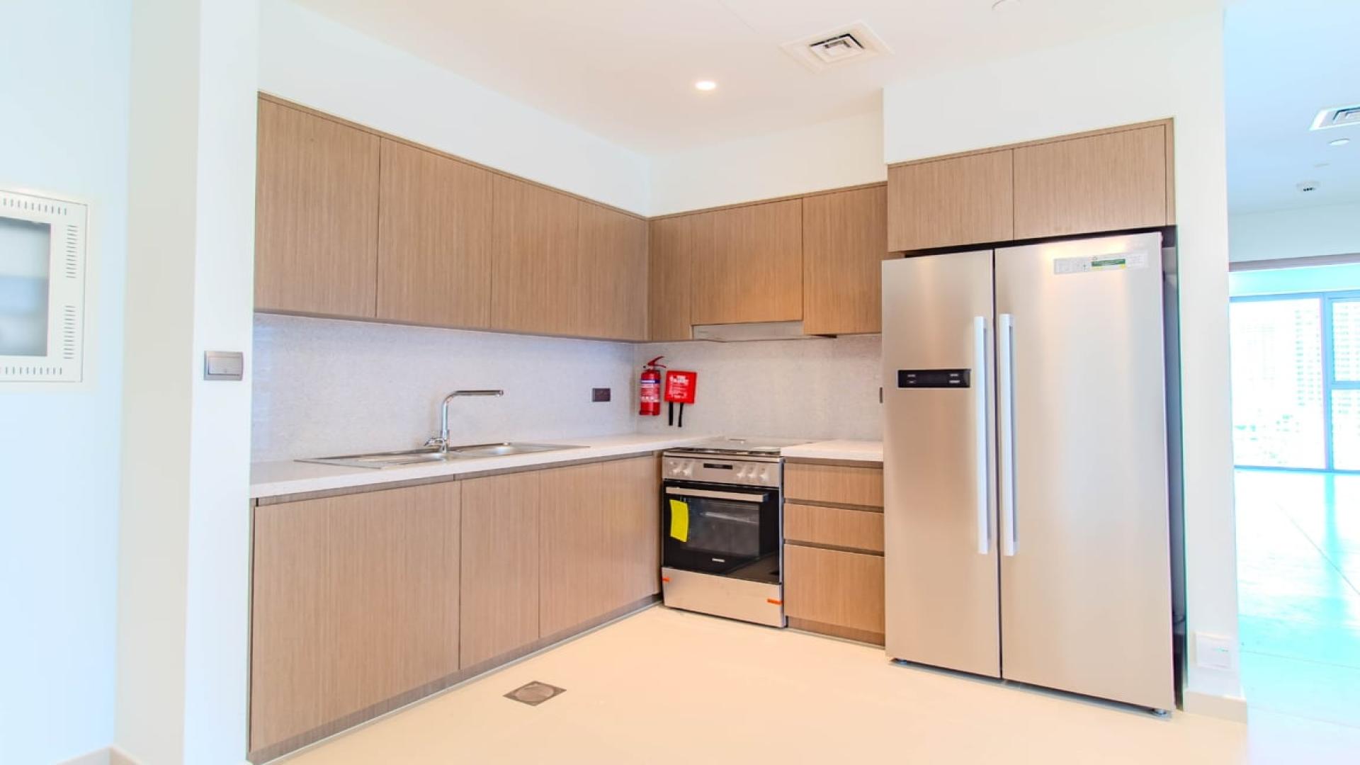 Spacious kitchen area in Dubai Fountain Views apartment, Opera District, Downtown Dubai, for rent