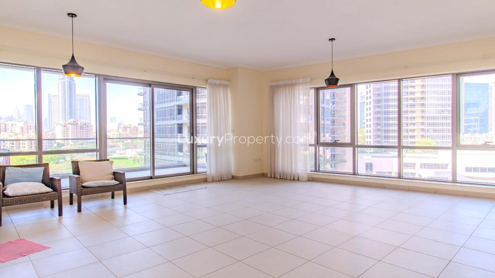 Spacious living area with large windows in Downtown Dubai apartment for rent, South Ridge