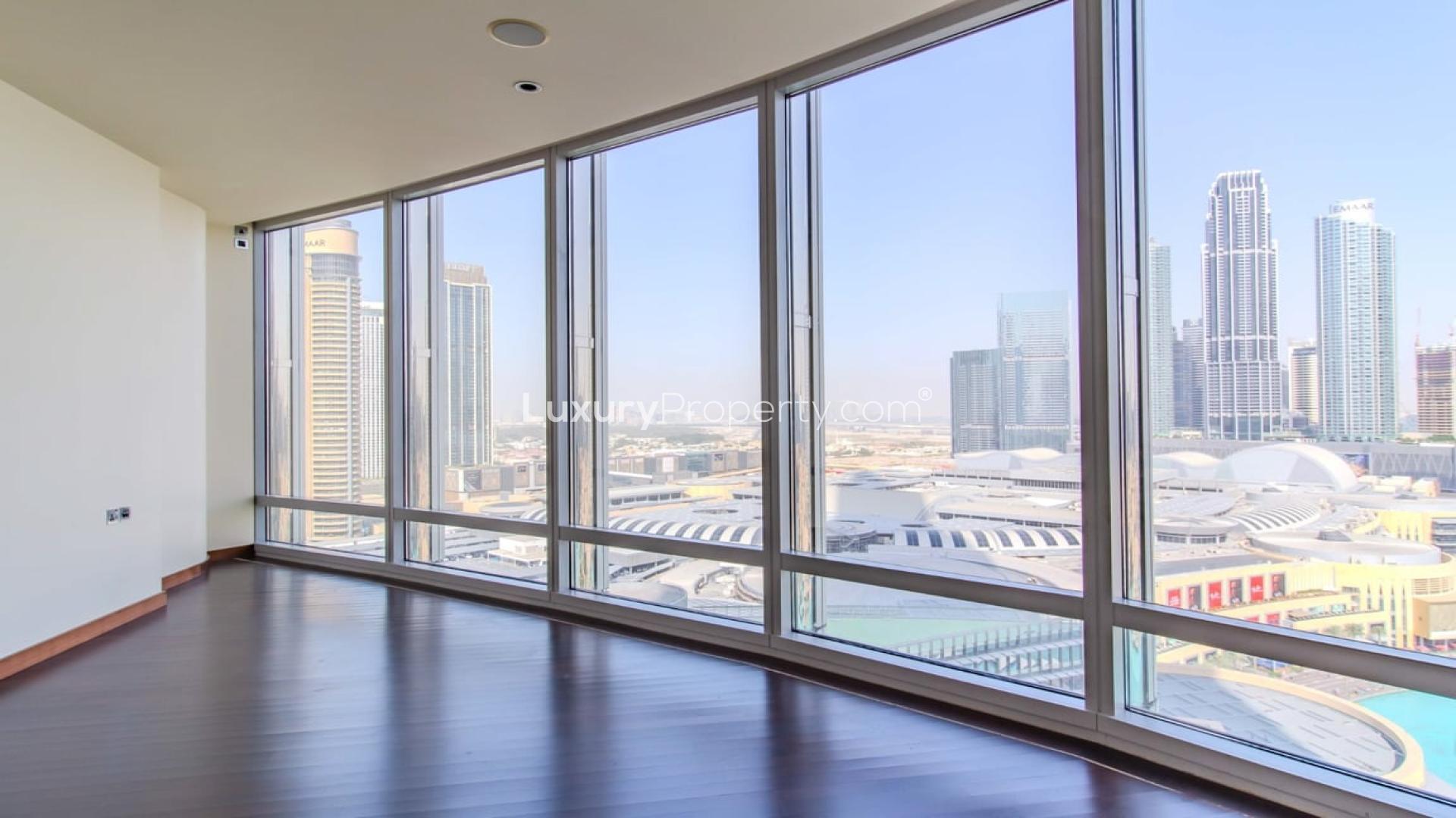 High-floor apartment with panoramic city views in Burj Khalifa, Downtown Dubai