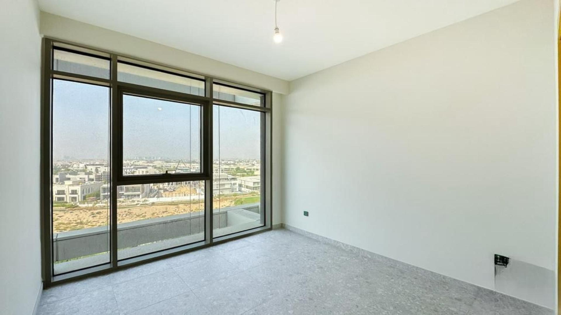 Bright open kitchen with golf course views, Dubai Hills Estate apartment for rent