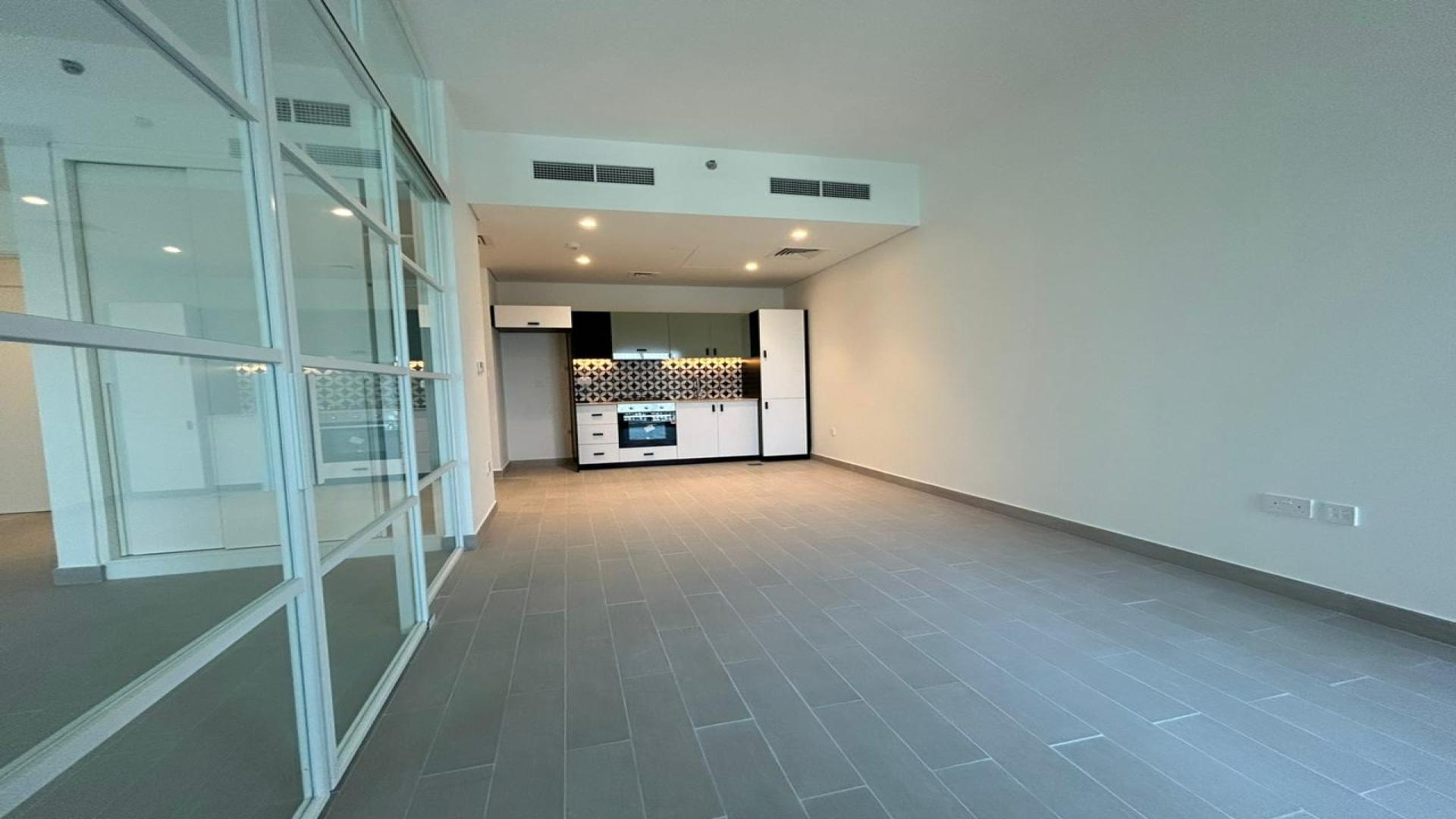 Modern kitchen in unfurnished 2-bedroom apartment, Golfville, Dubai Hills Estate