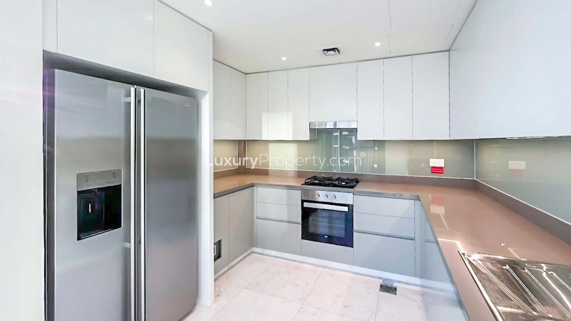 Luxurious apartment with floor-to-ceiling windows and city views in BLVD Heights, Dubai