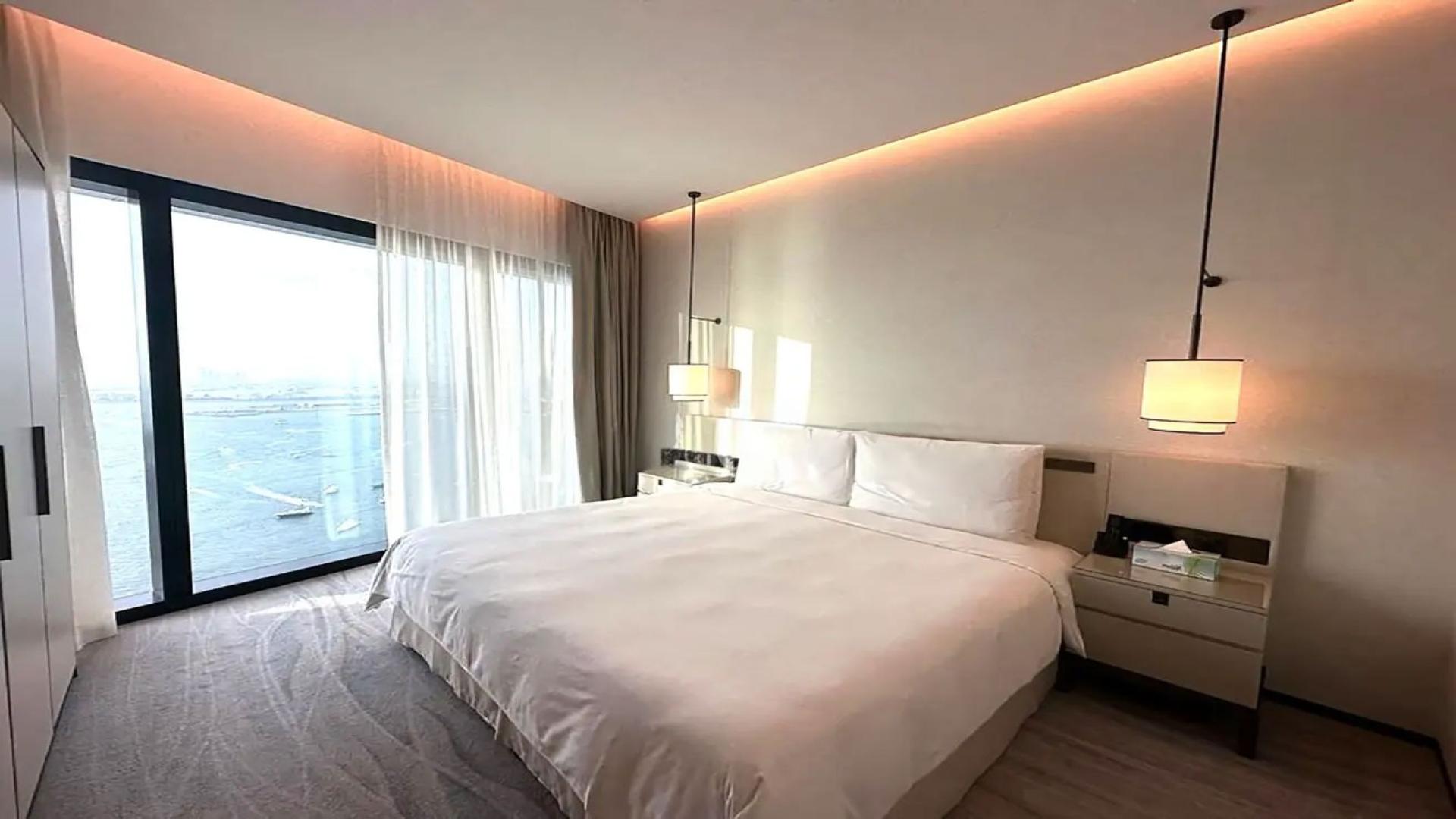 Luxurious bedroom with sea view in Jumeirah Beach Residence apartment for rent
