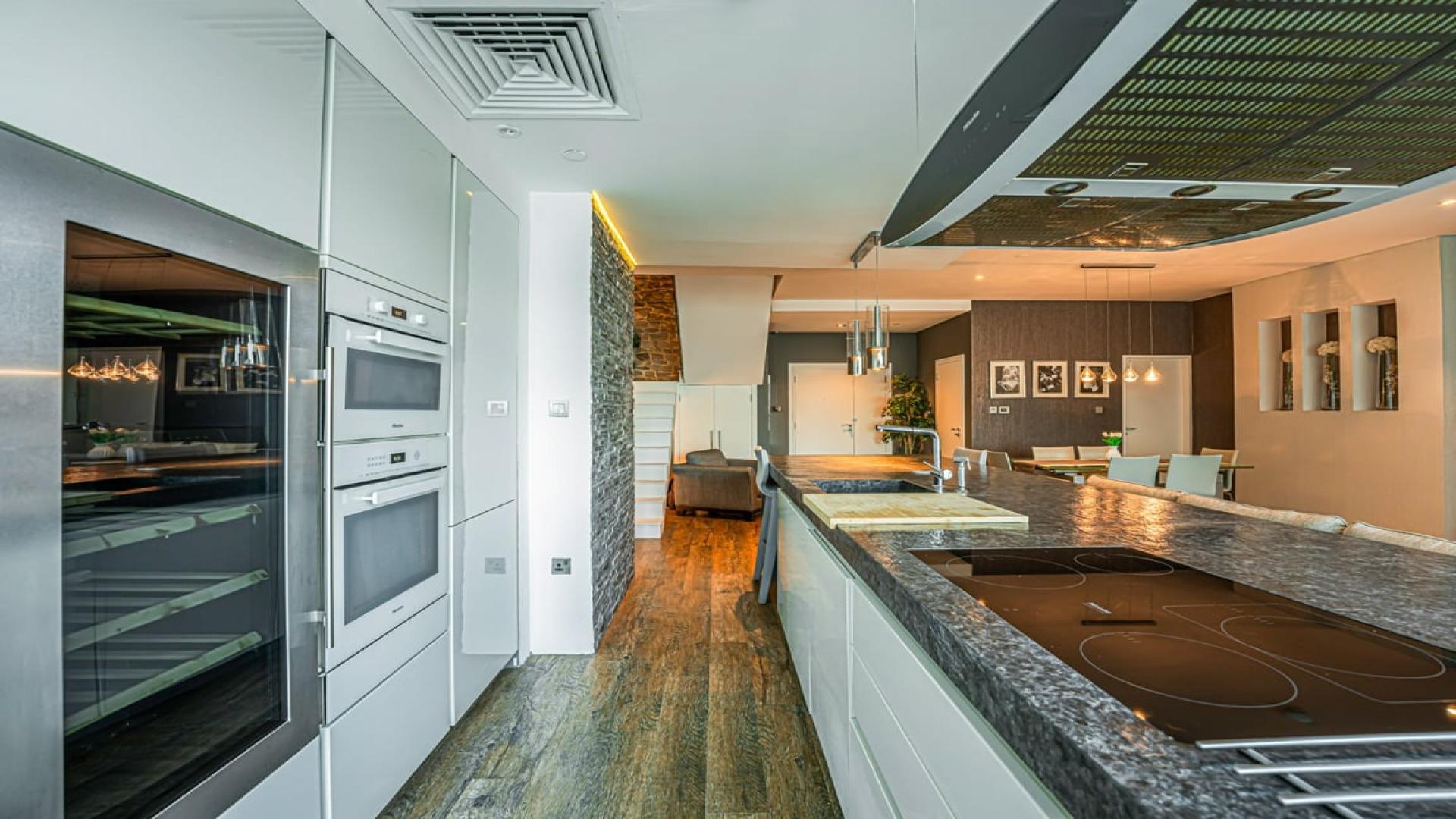 Fully upgraded kitchen in 2-bedroom duplex, Marina Heights, Dubai Marina apartment for rent