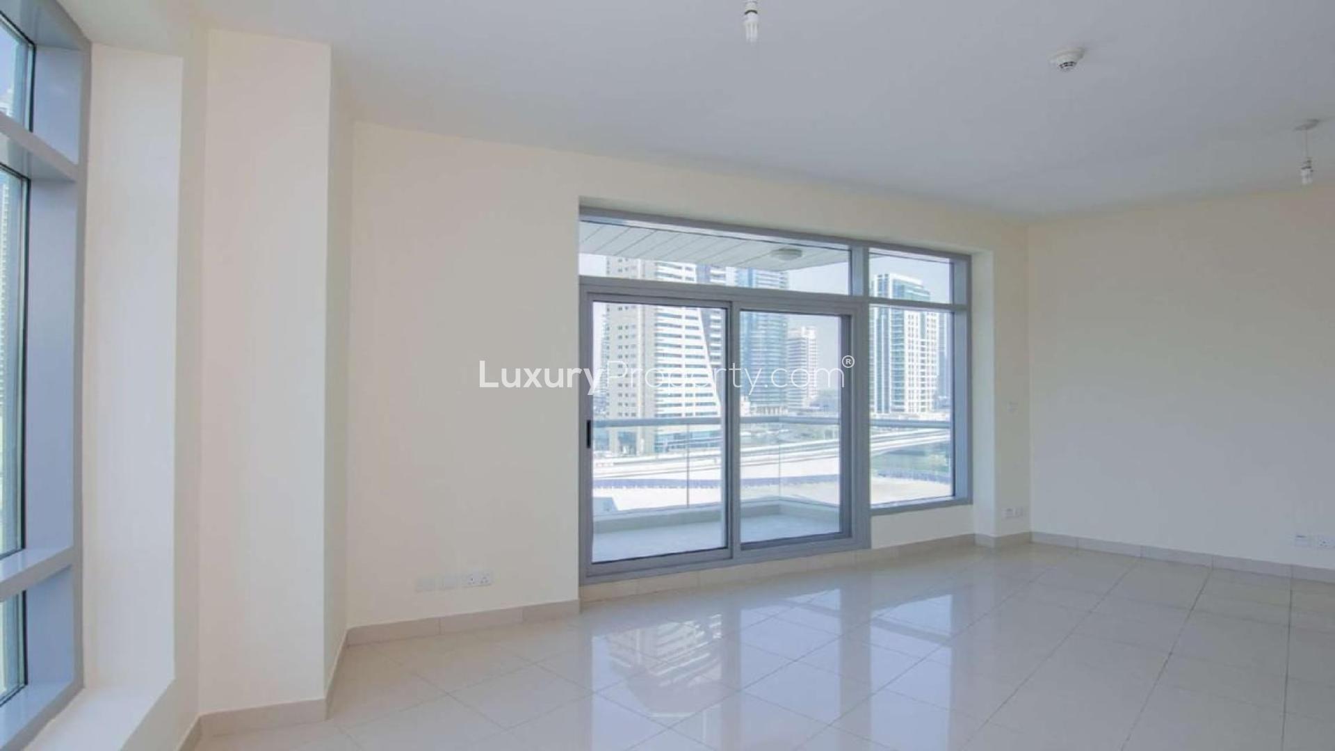 Apartment with panoramic city views, large windows, bright interior, Park Island, Dubai Marina
