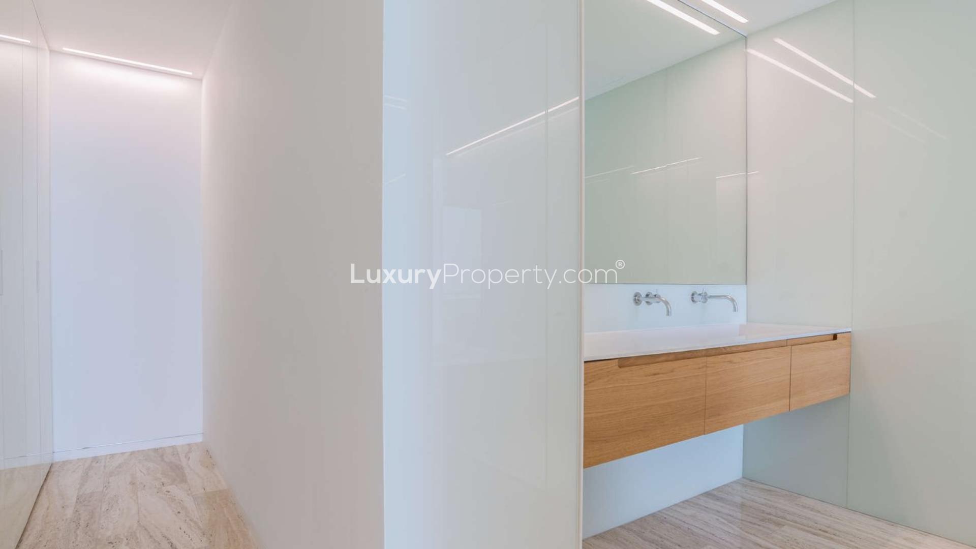 Modern living room in Muraba apartment with ocean view, Palm Jumeirah, for sale