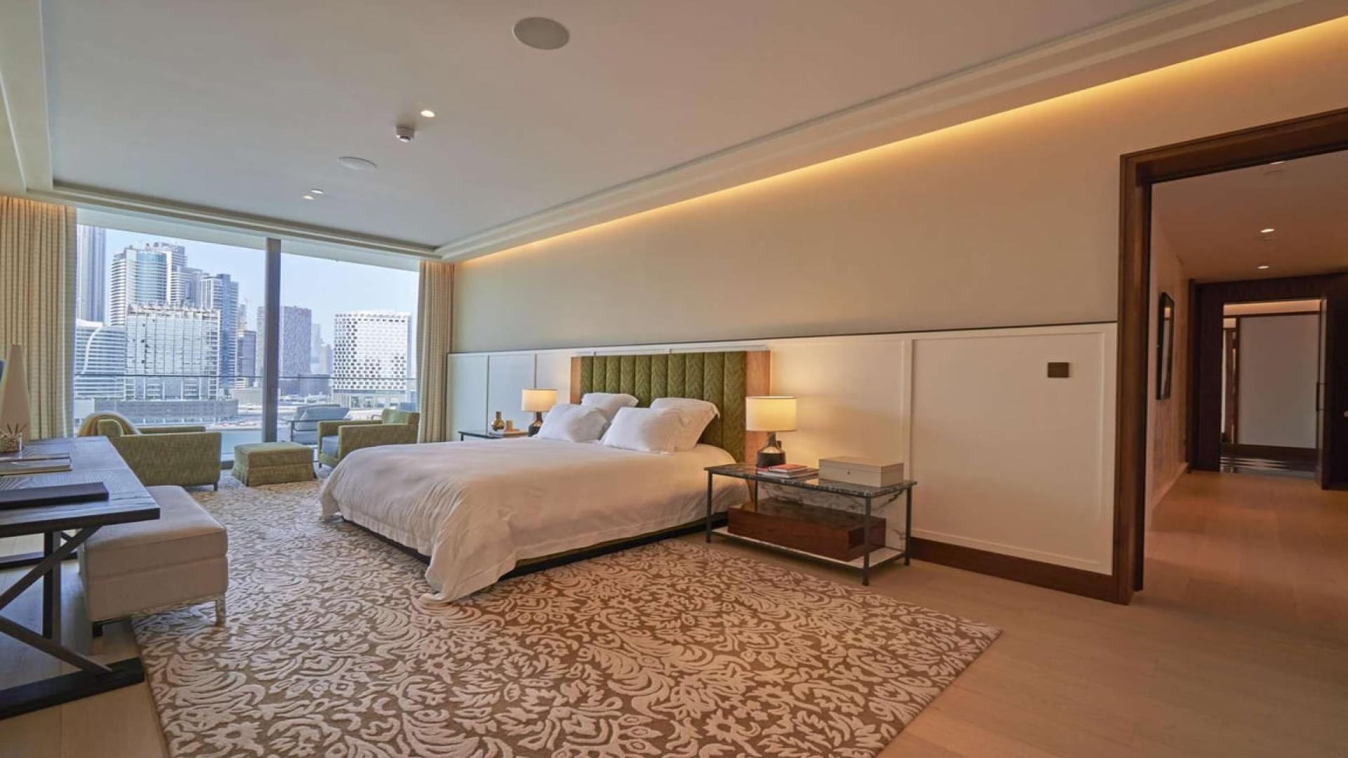 Elegant living area in 2-bedroom apartment at The Residences Dorchester Collection Dubai