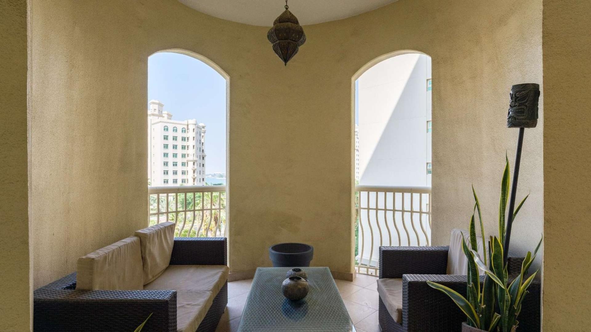 Bedroom in E-Type Apartment, Shoreline Apartments, Palm Jumeirah, with modern decor and furnishings