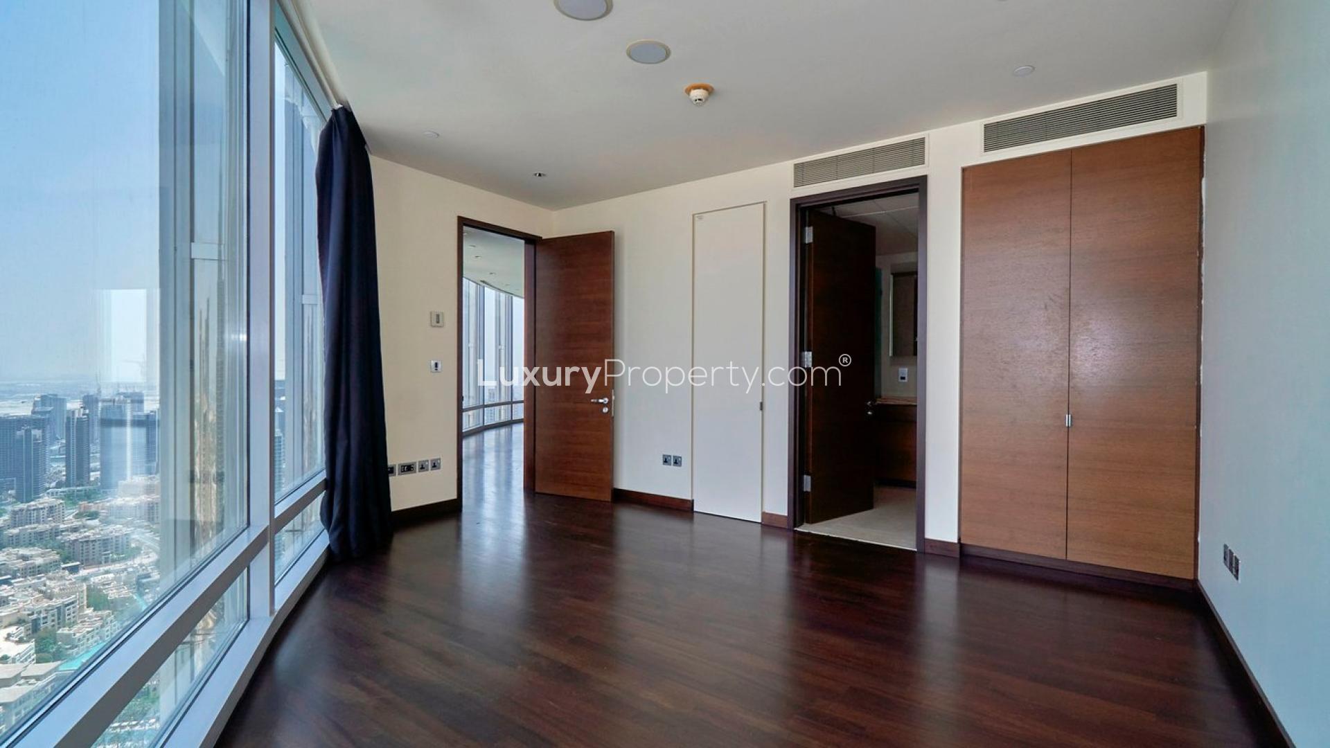 High floor apartment with panoramic city views, Burj Khalifa area, Downtown Dubai
